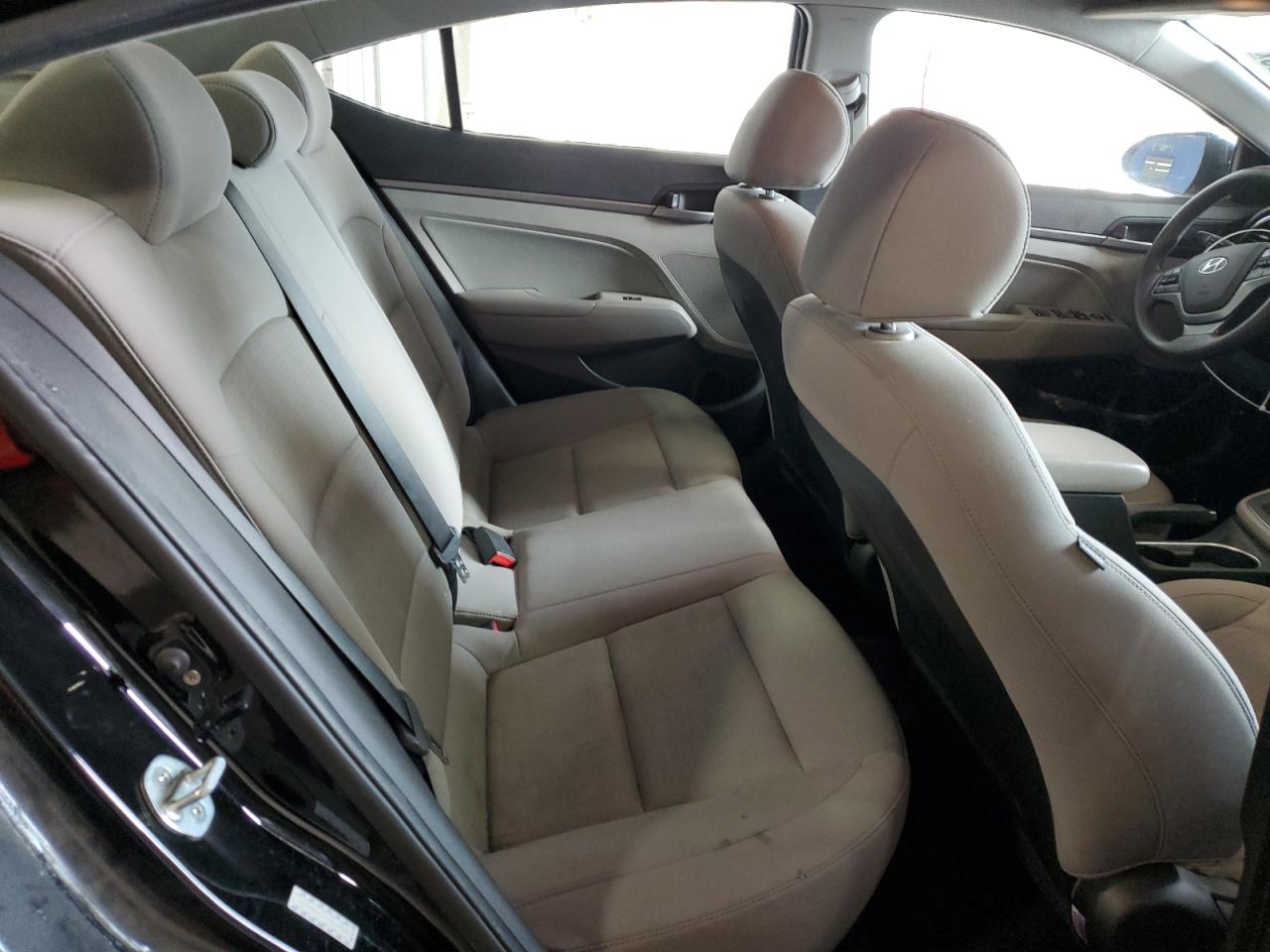 2018 Hyundai Elantra - Image 10