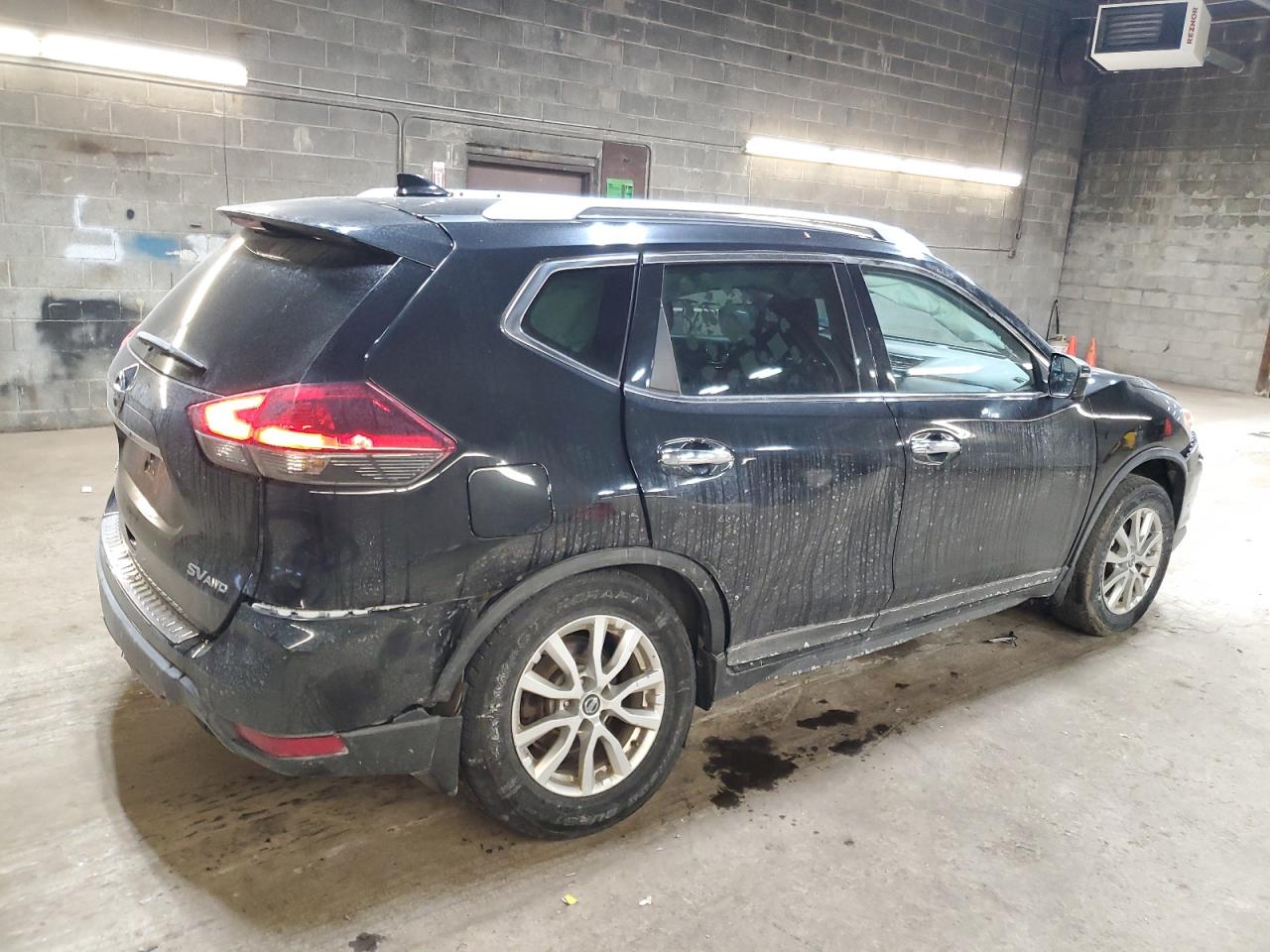 2018 Nissan Rogue - Image 3