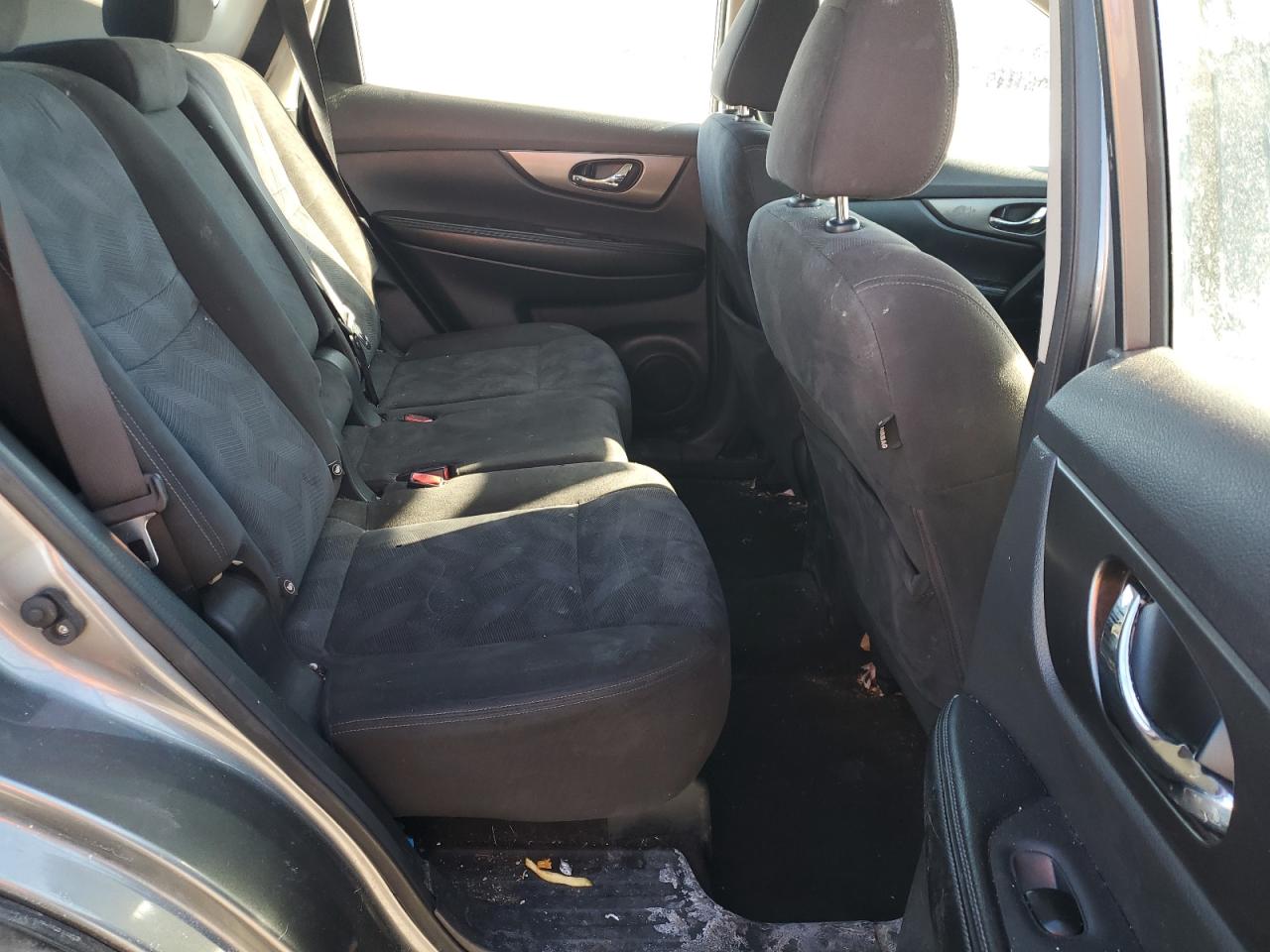 2015 Nissan Rogue - Image 11
