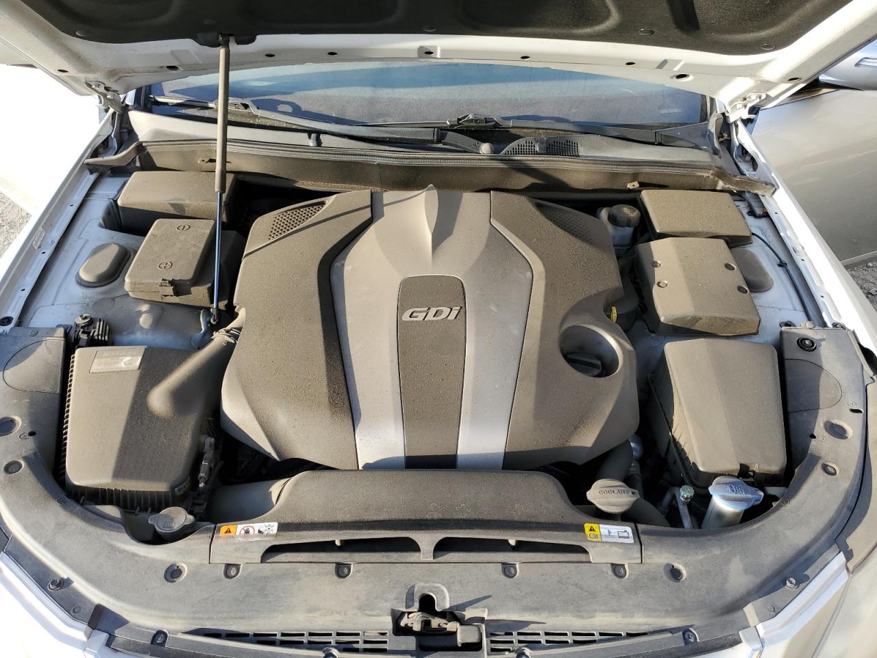 2013 Hyundai Genesis - Image 11