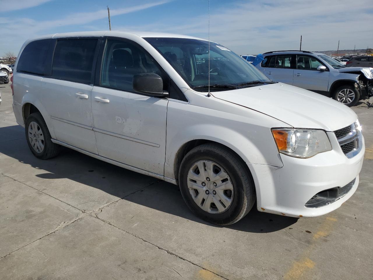 VIN 2C4RDGBG2HR599788 2017 DODGE CARAVAN no.4