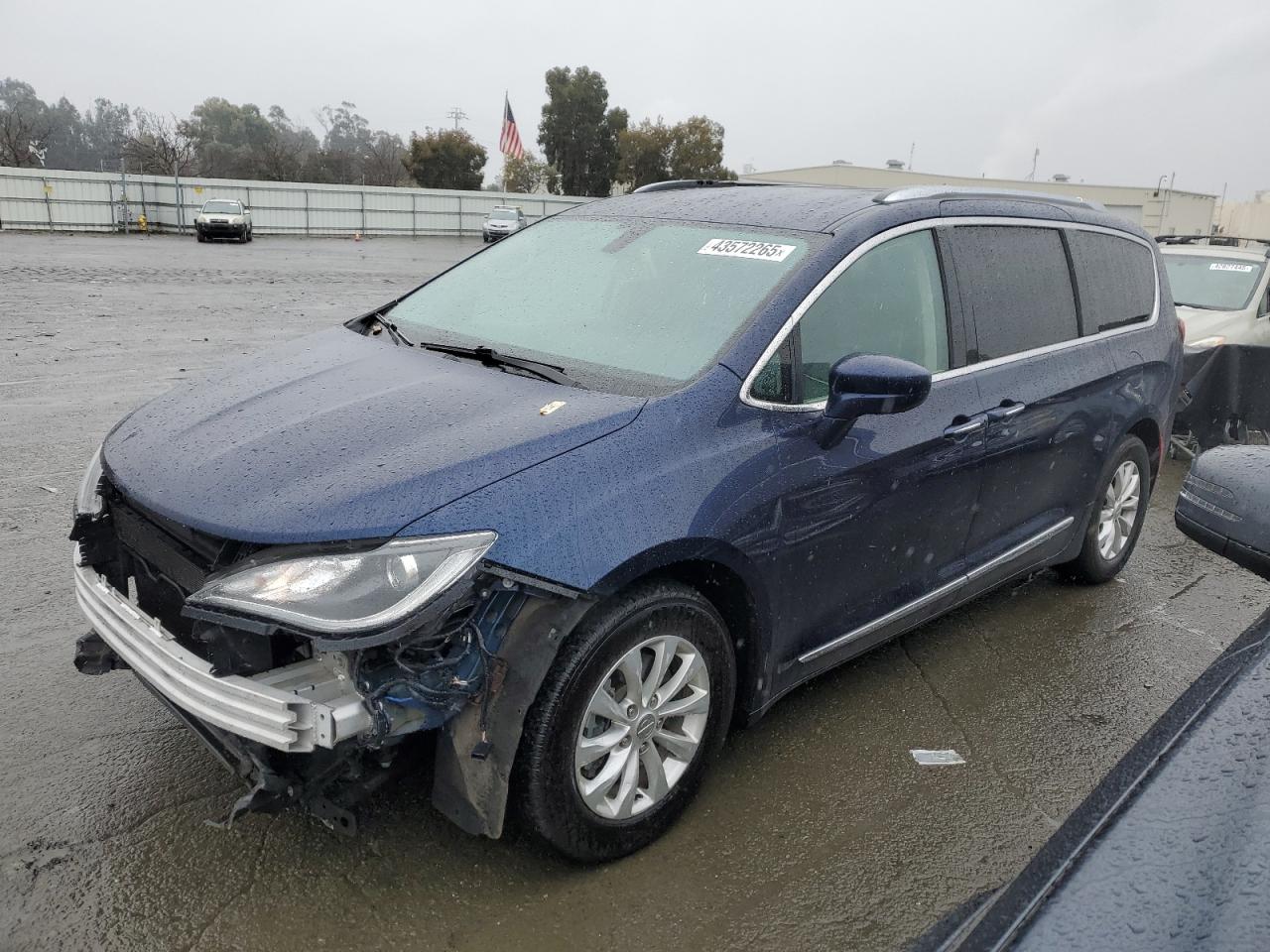 2018 Chrysler Pacifica - Image 1