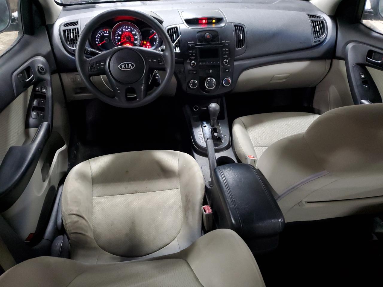 2010 Kia Forte - Image 8