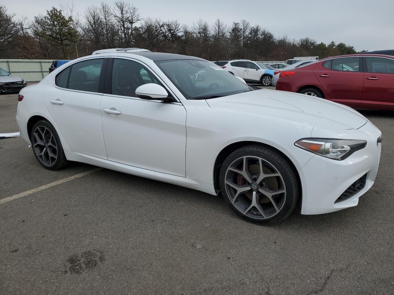 2019 Alfa Romeo Giulia - Image 4
