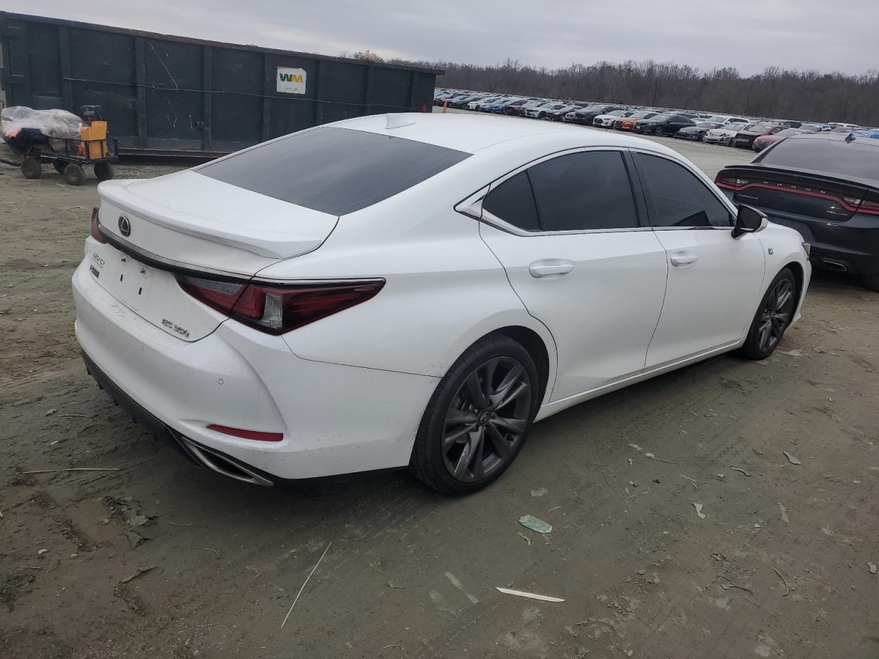 2019 Lexus ES - Image 3
