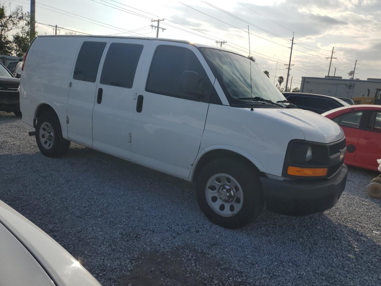 VIN 1GCSGAFX3D1173610 2013 CHEVROLET EXPRESS no.4