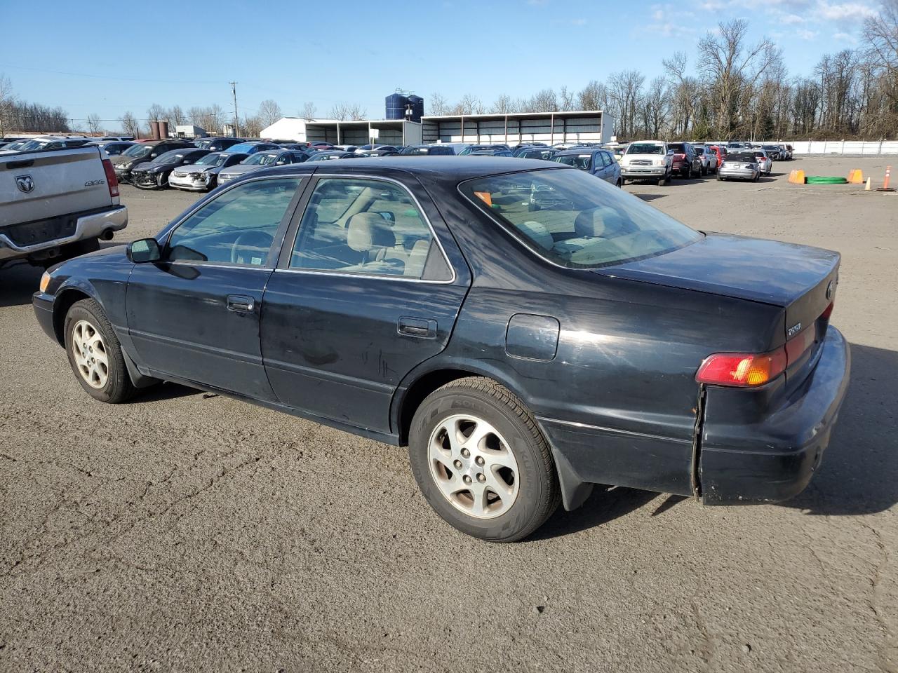 1998 Toyota Camry - Image 2