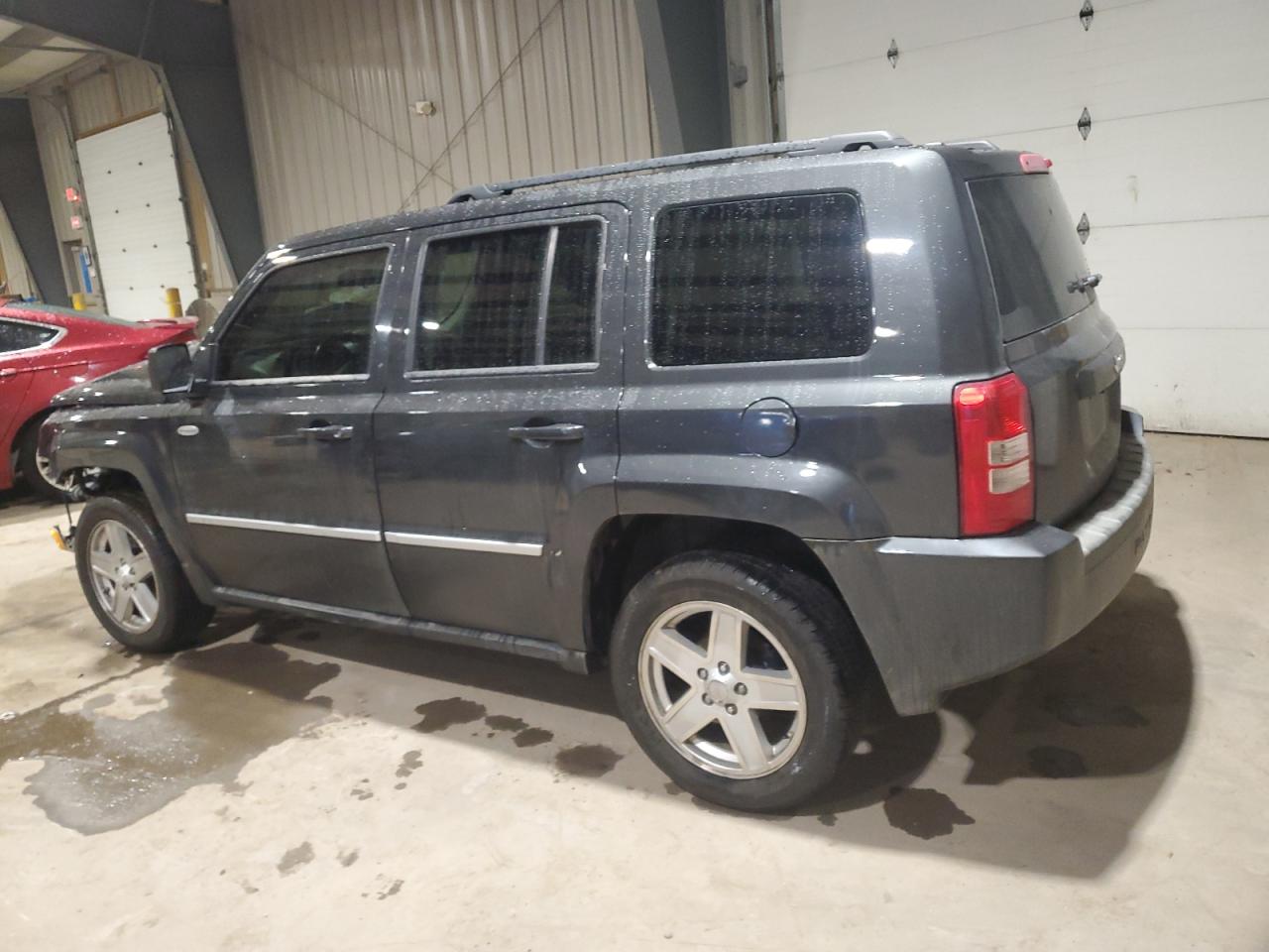 2010 Jeep Liberty (Patriot) - Image 2