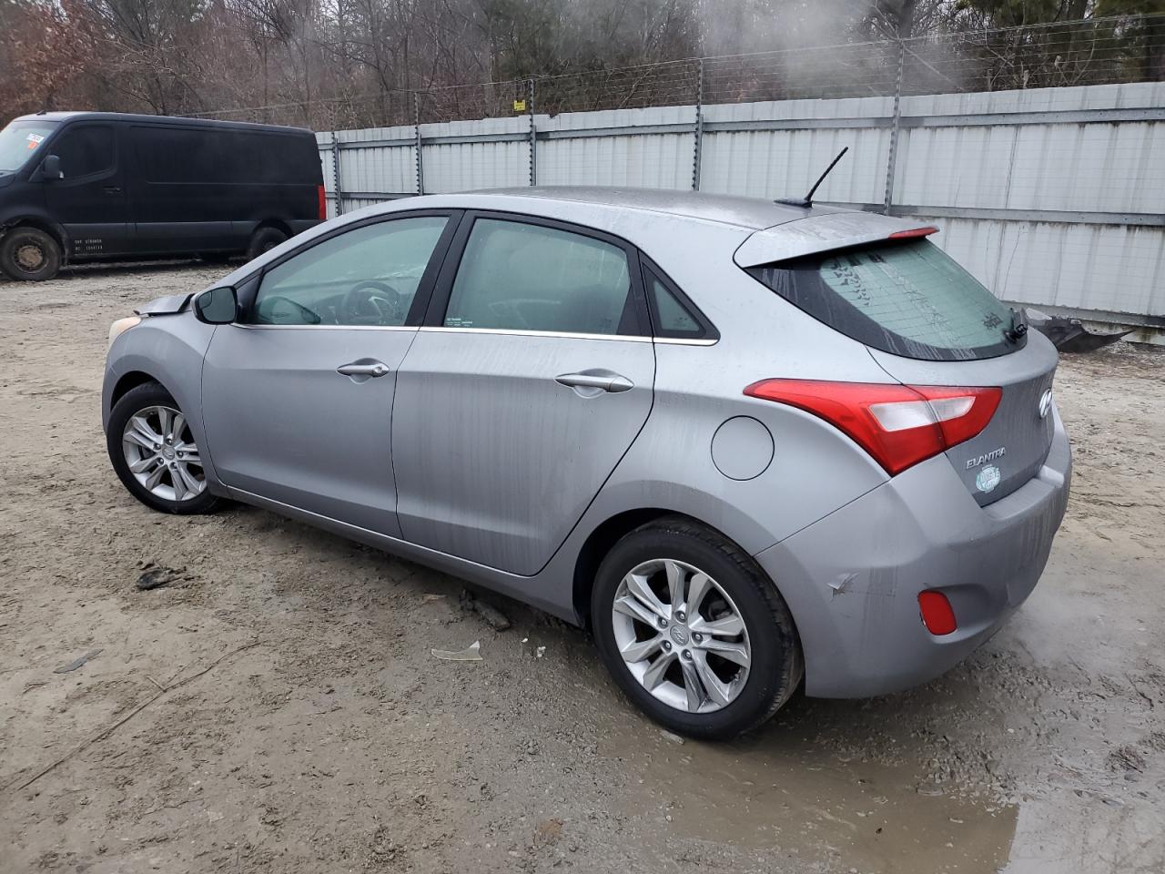 2015 Hyundai Elantra - Image 2