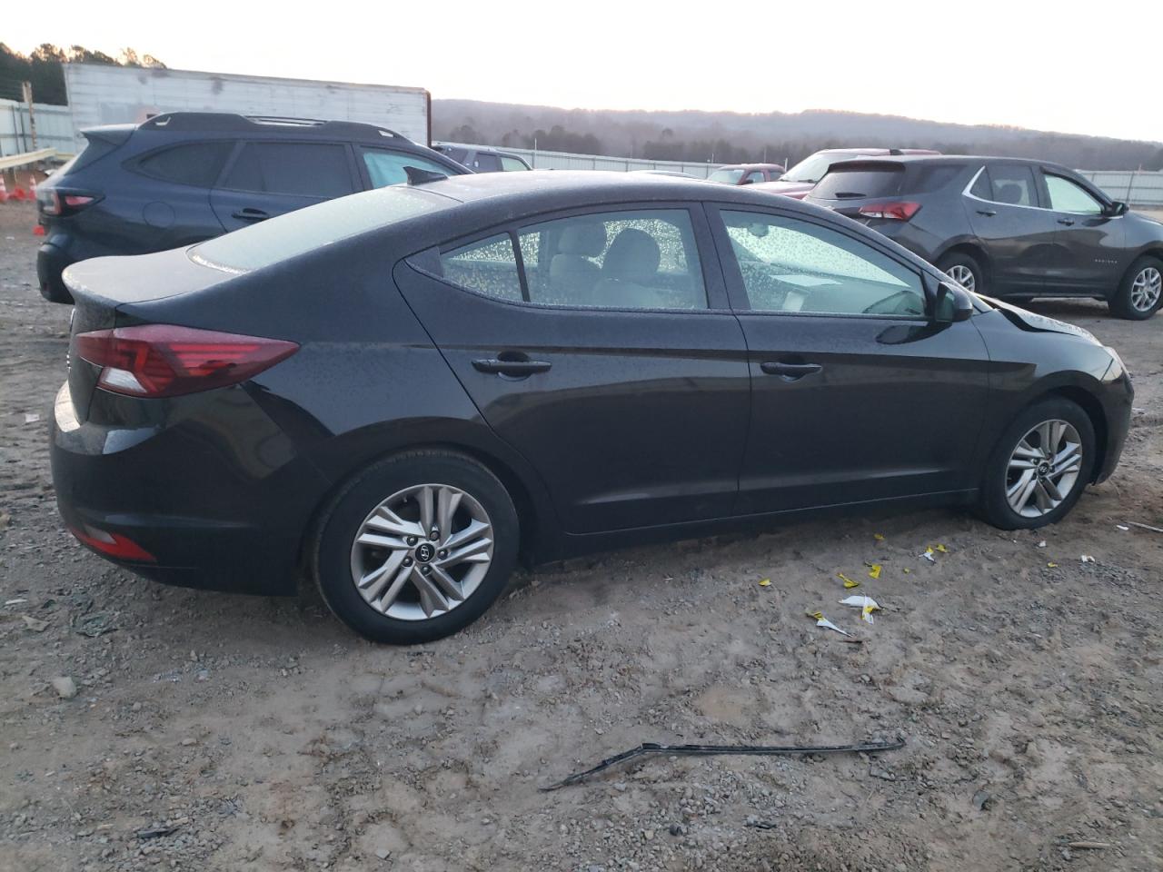 2020 Hyundai Elantra - Image 3