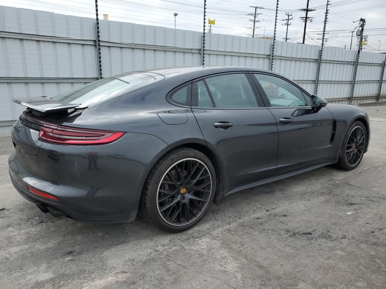 2018 Porsche Panamera - Image 3