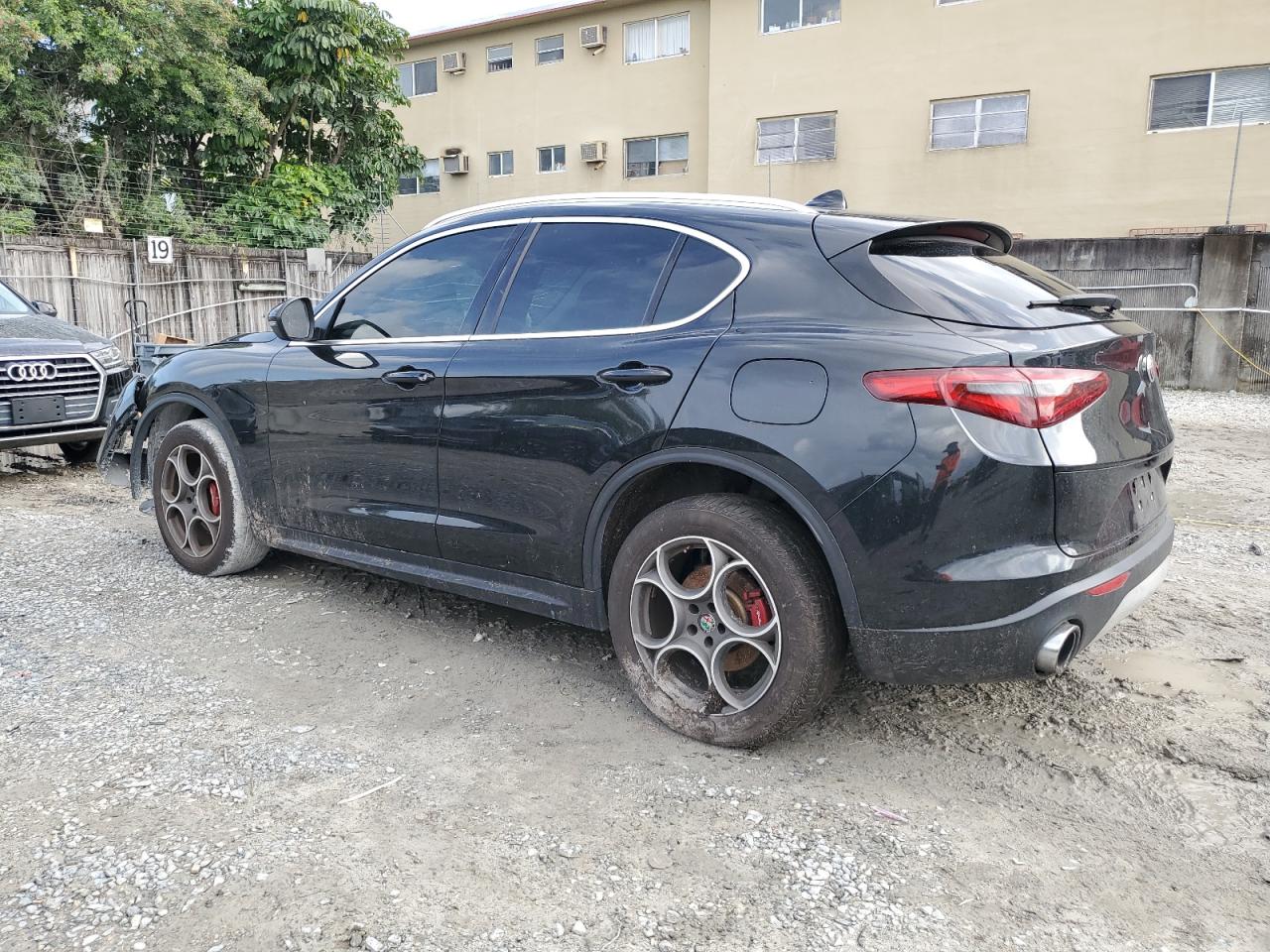 2019 Alfa Romeo Stelvio - Image 2