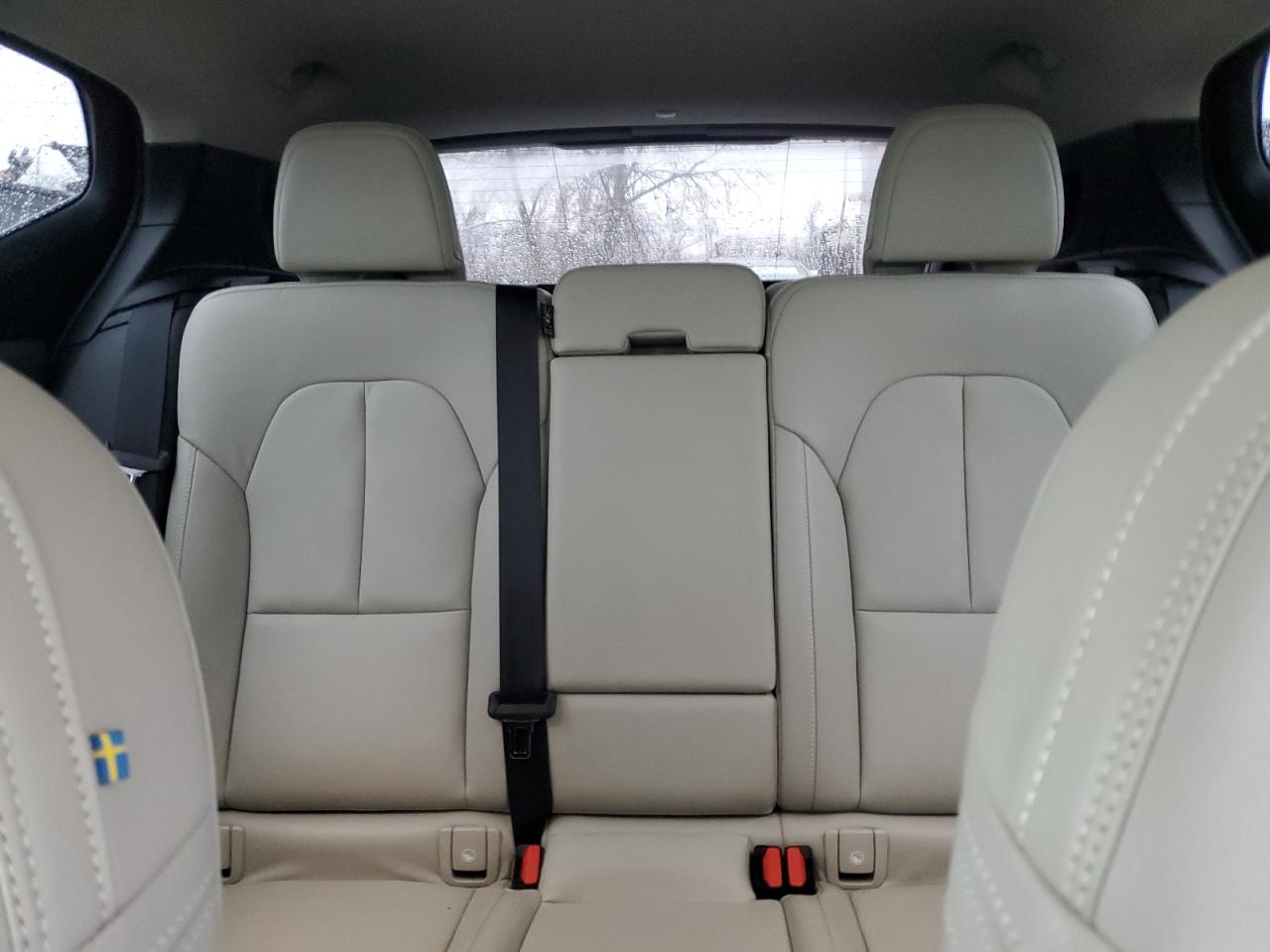 2021 Volvo XC40 - Image 10