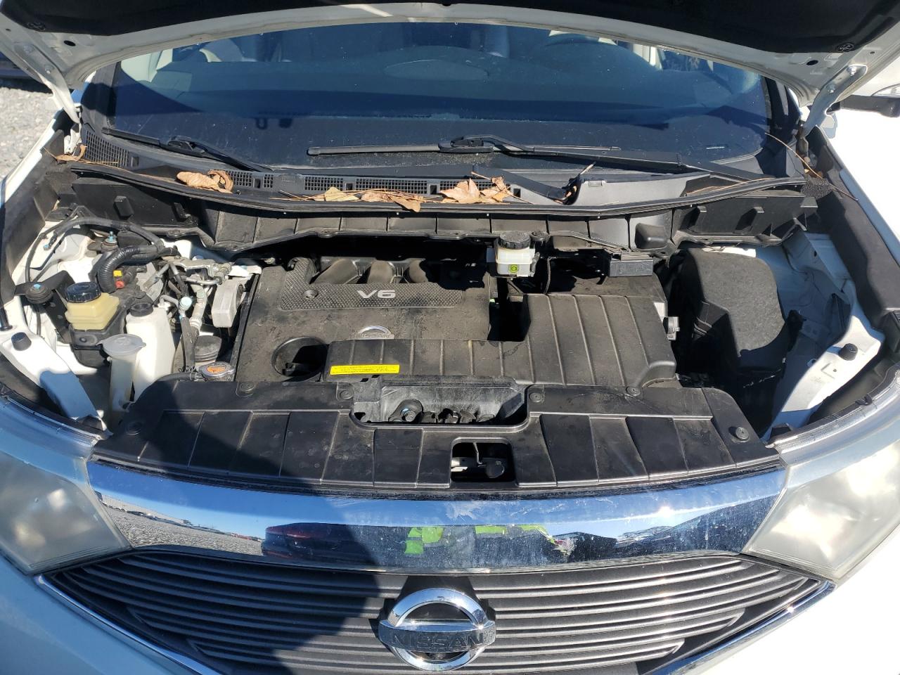 2015 Nissan Quest - Image 14