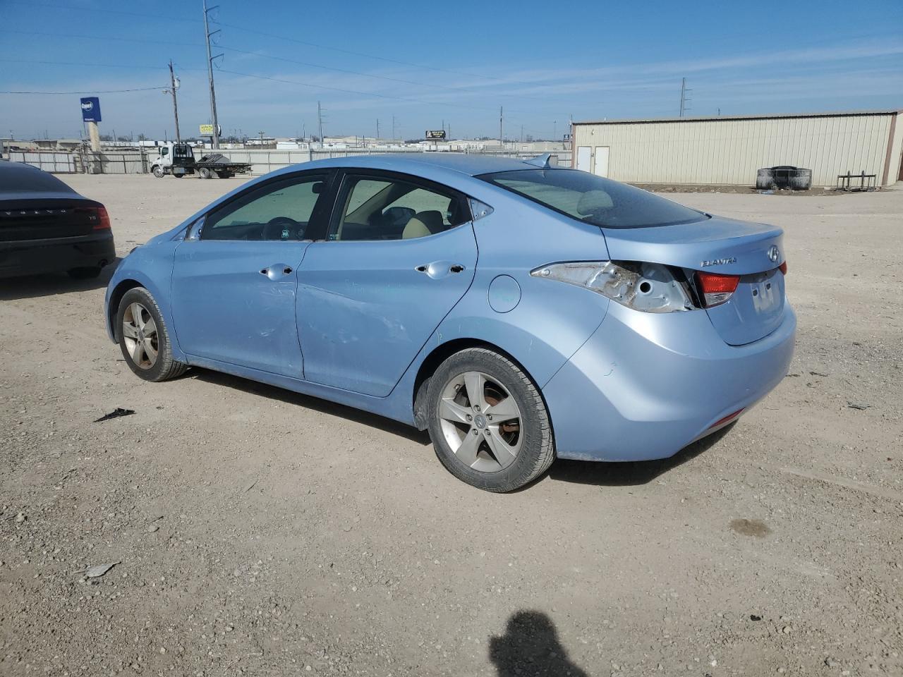 2012 Hyundai Elantra - Image 2