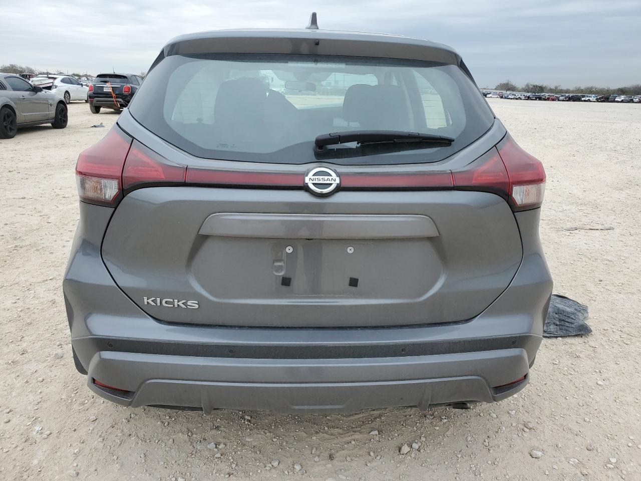 2021 Nissan Kicks - Image 6