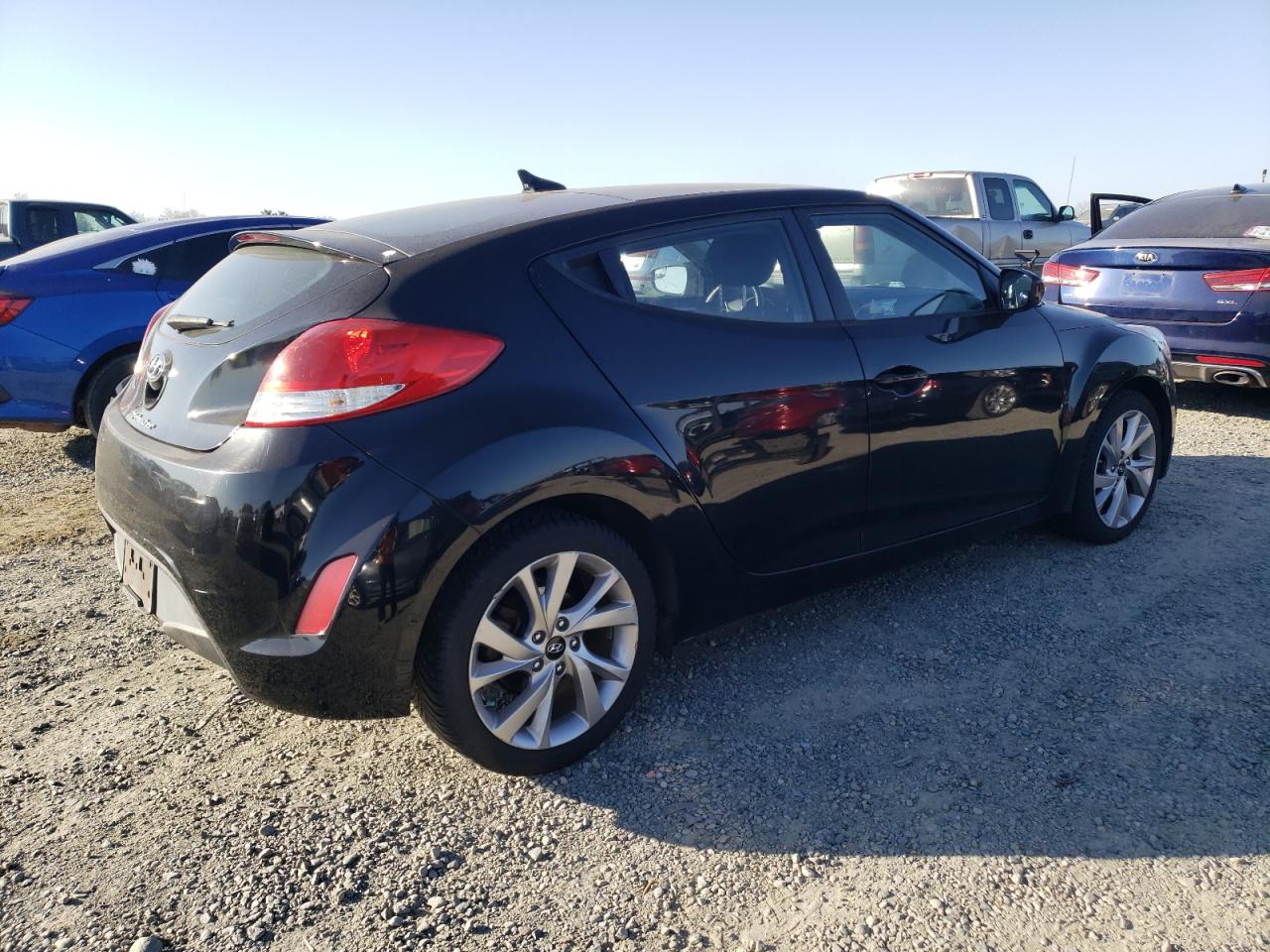 2017 Hyundai Veloster - Image 3