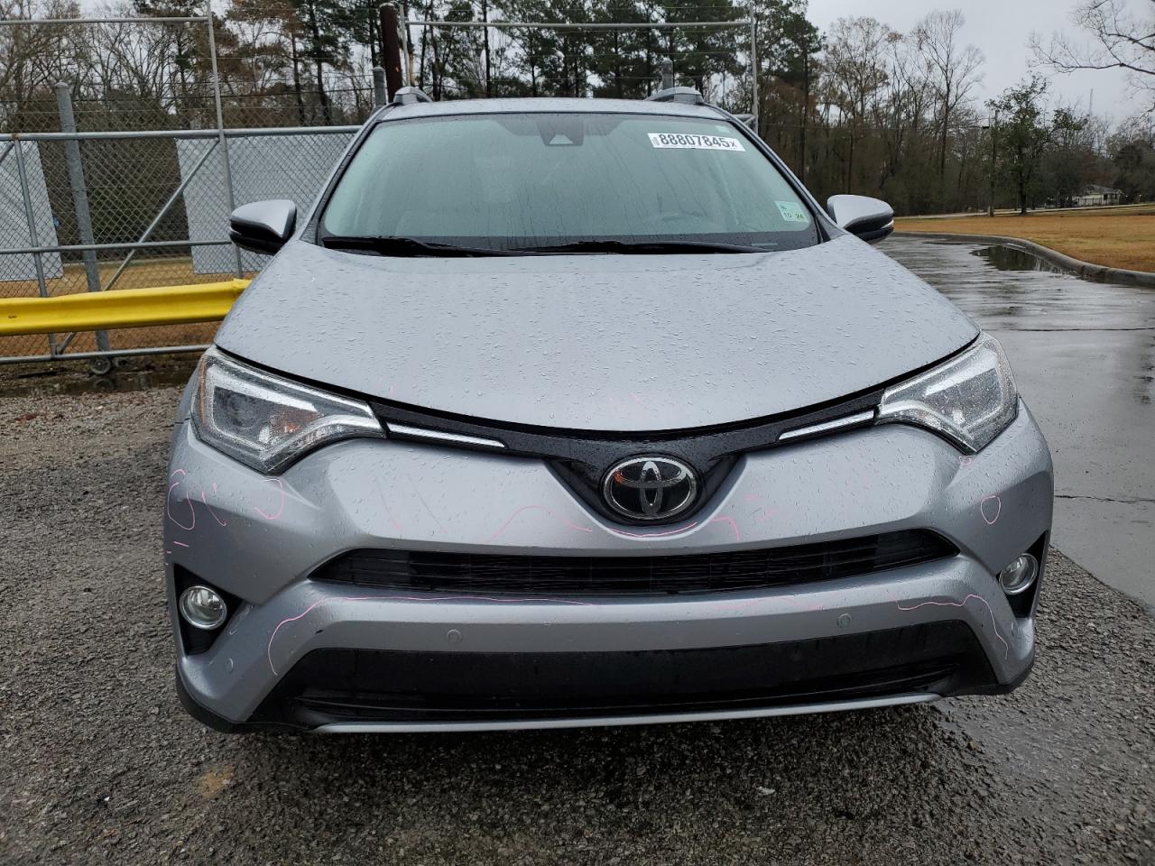 2017 Toyota RAV 4 - Image 5