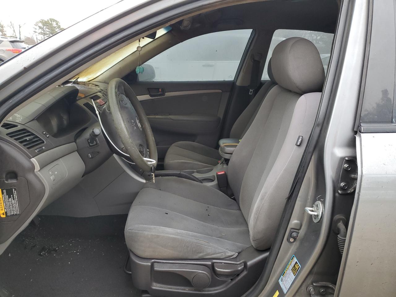 2009 Hyundai Sonata - Image 7