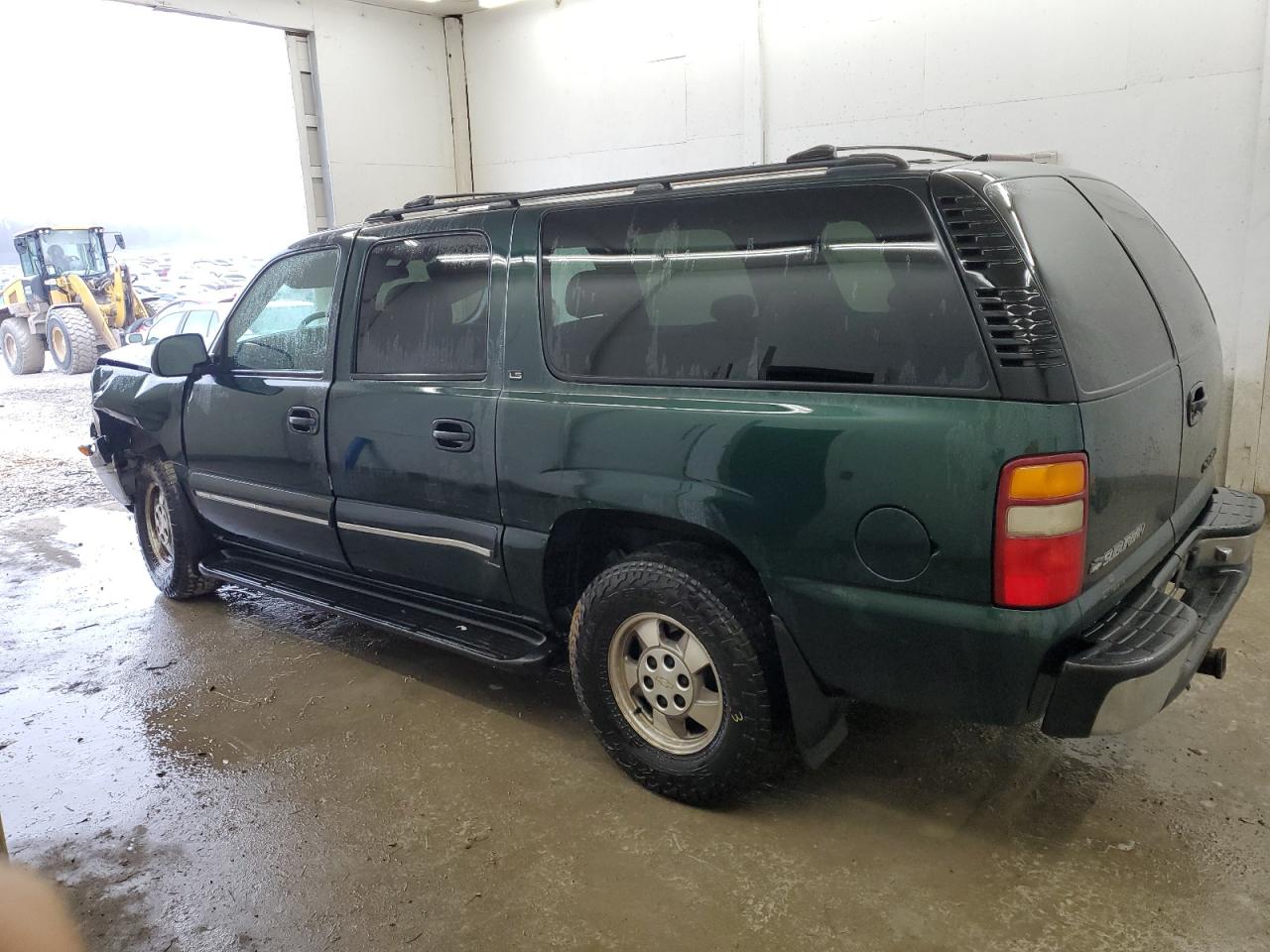 2001 Chevrolet Suburban - Image 2