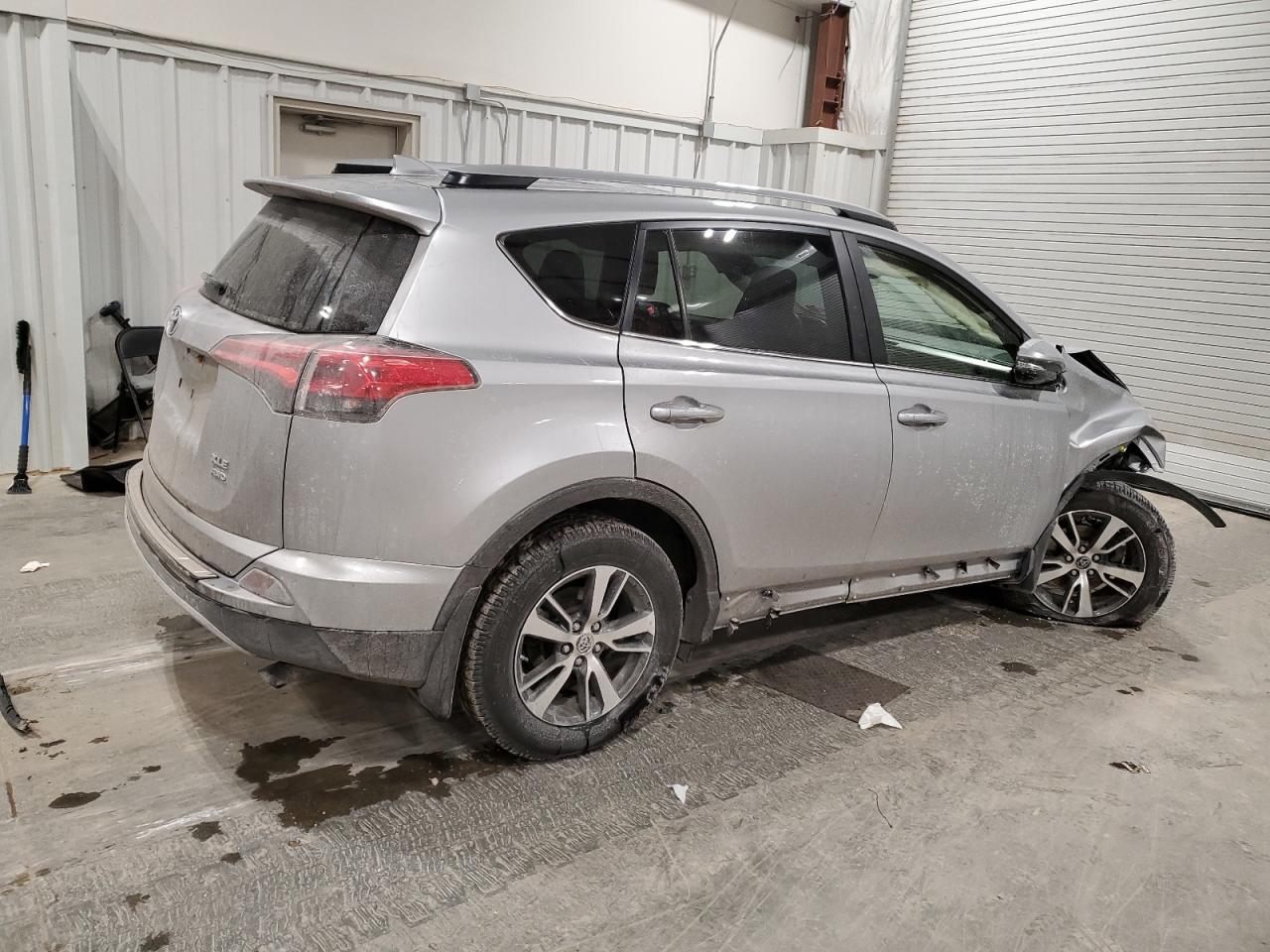 2018 Toyota RAV 4 - Image 3