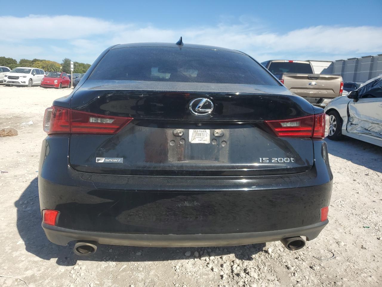 2016 Lexus IS - Image 6