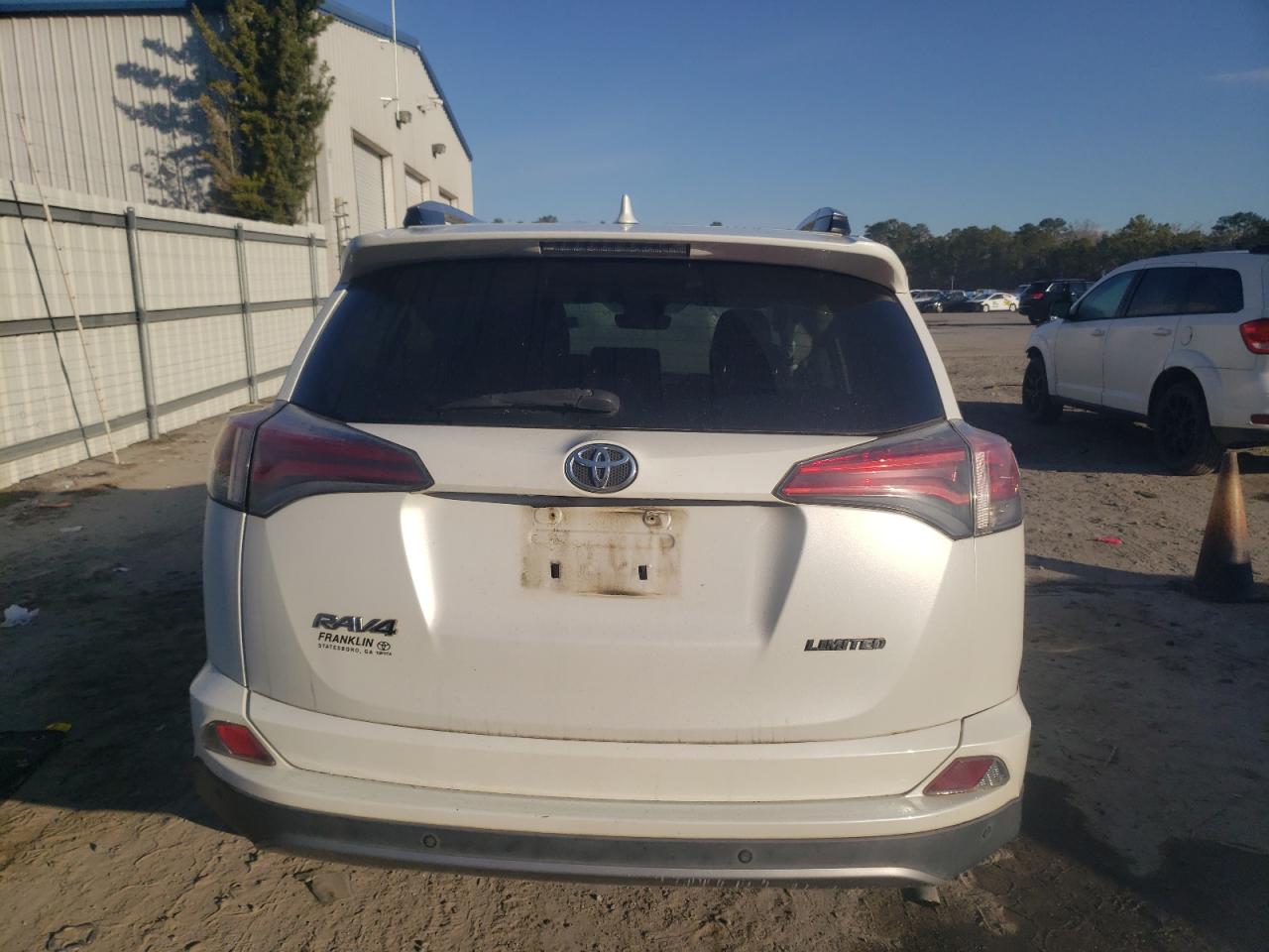 2017 Toyota RAV 4 - Image 6