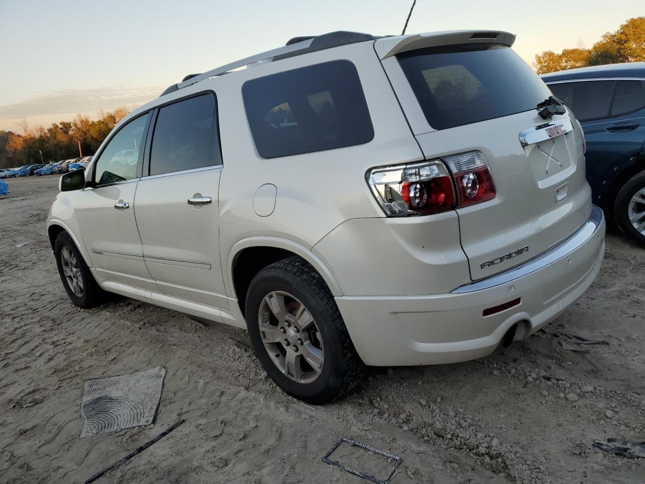 2012 GMC Acadia - Image 2