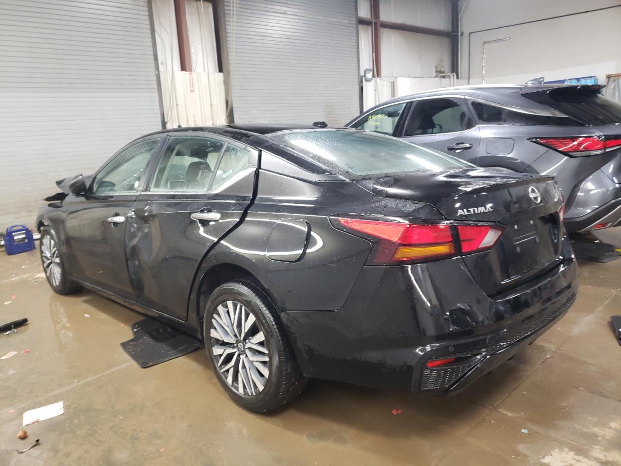 2024 Nissan Altima - Image 2