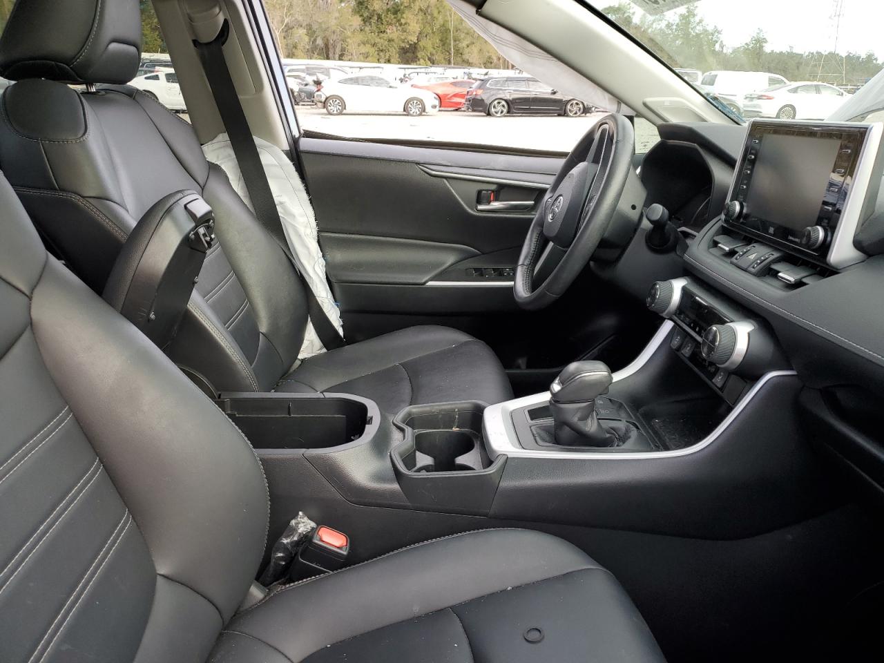 2019 Toyota RAV 4 - Image 7