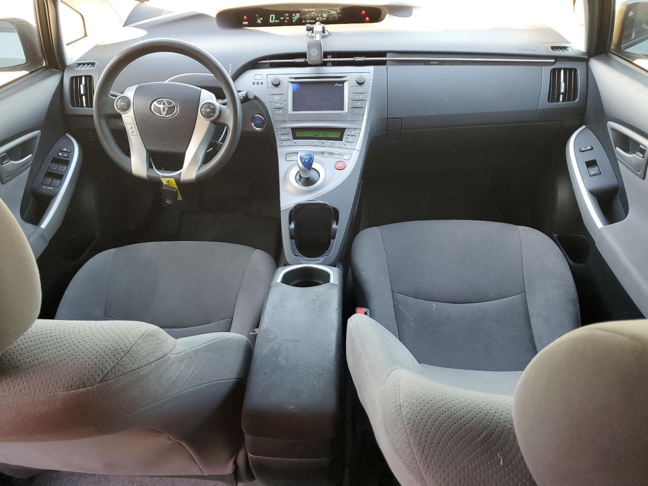 2014 Toyota Prius - Image 8