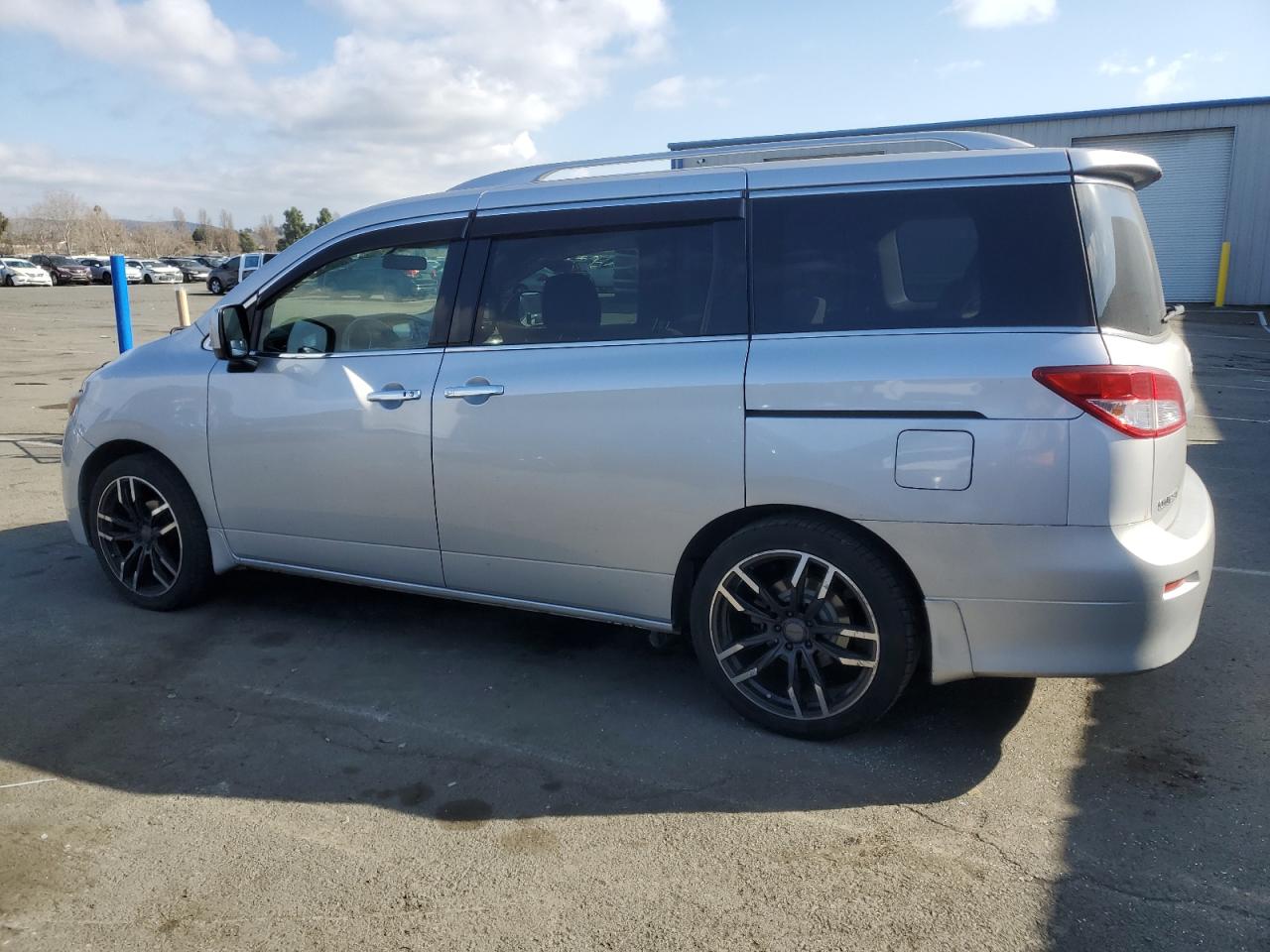 2015 Nissan Quest - Image 2