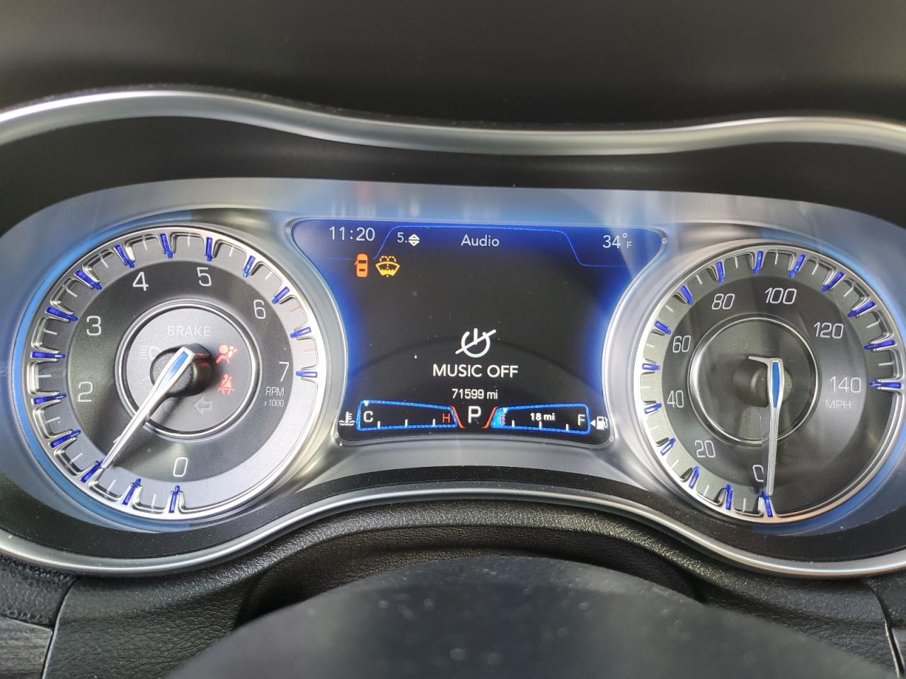 2019 Chrysler 300 - Image 9