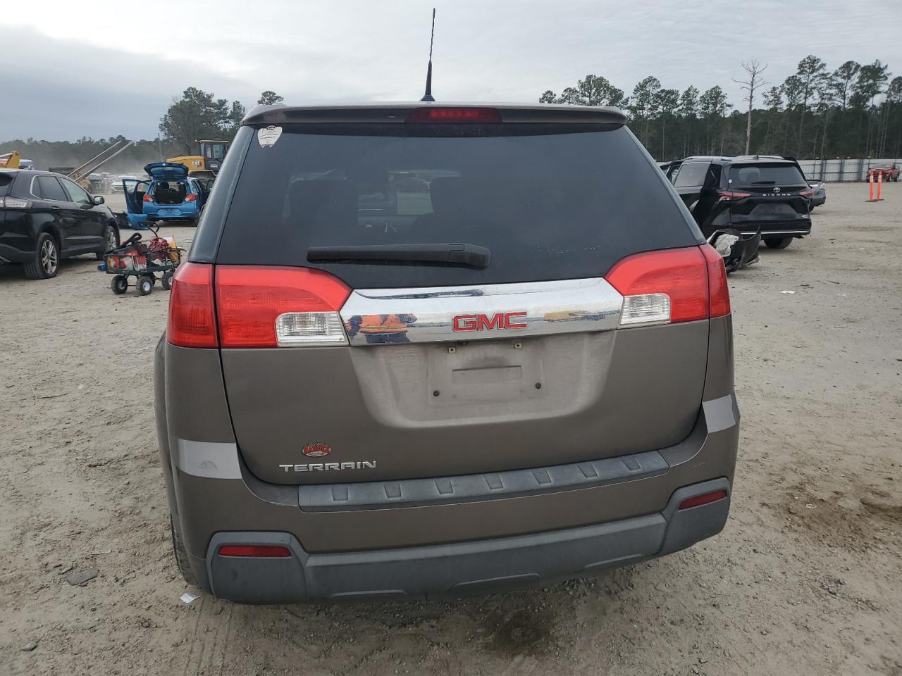 2011 GMC Terrain - Image 6