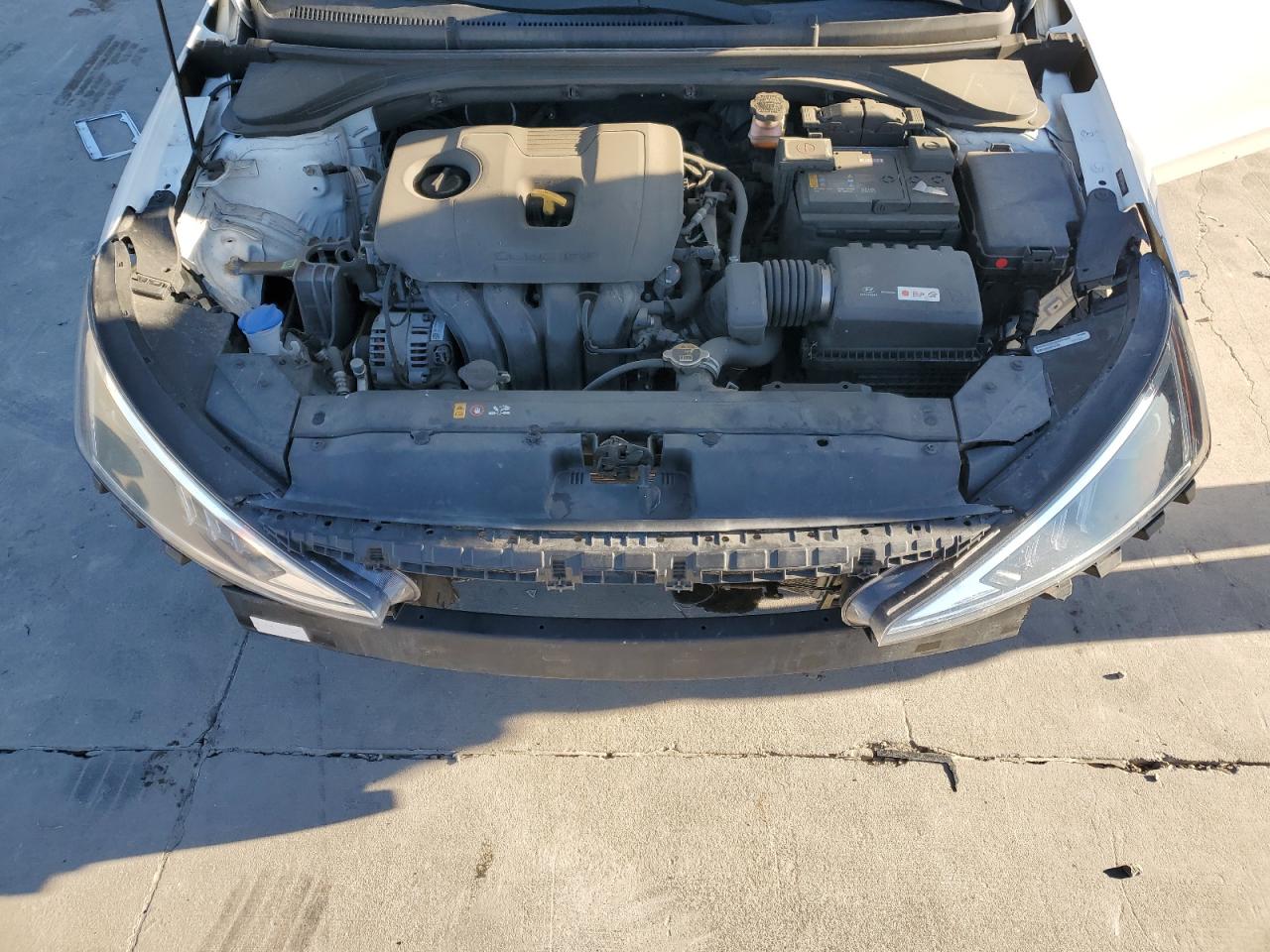 2019 Hyundai Elantra - Image 11