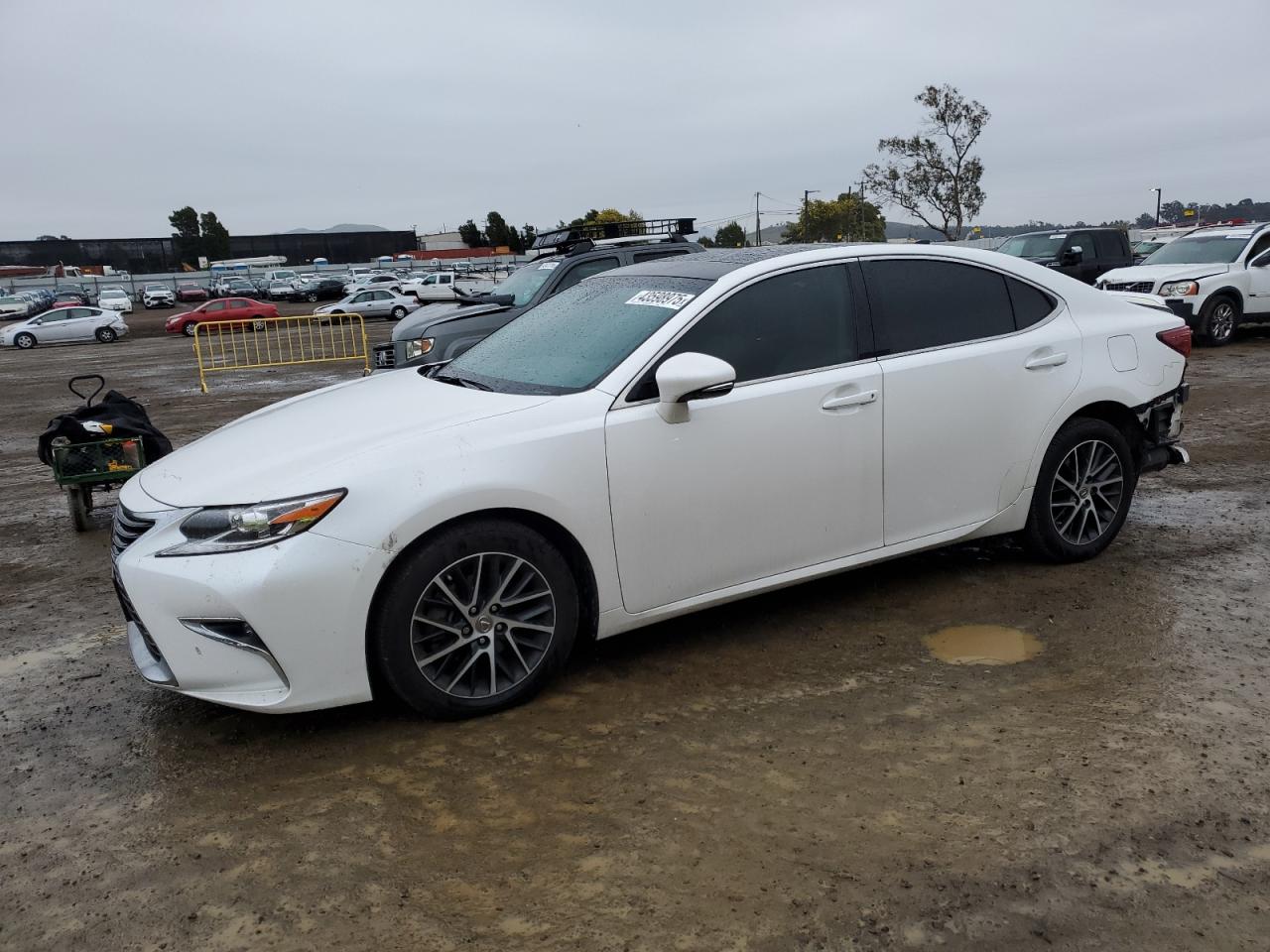 2017 Lexus ES - Image 1