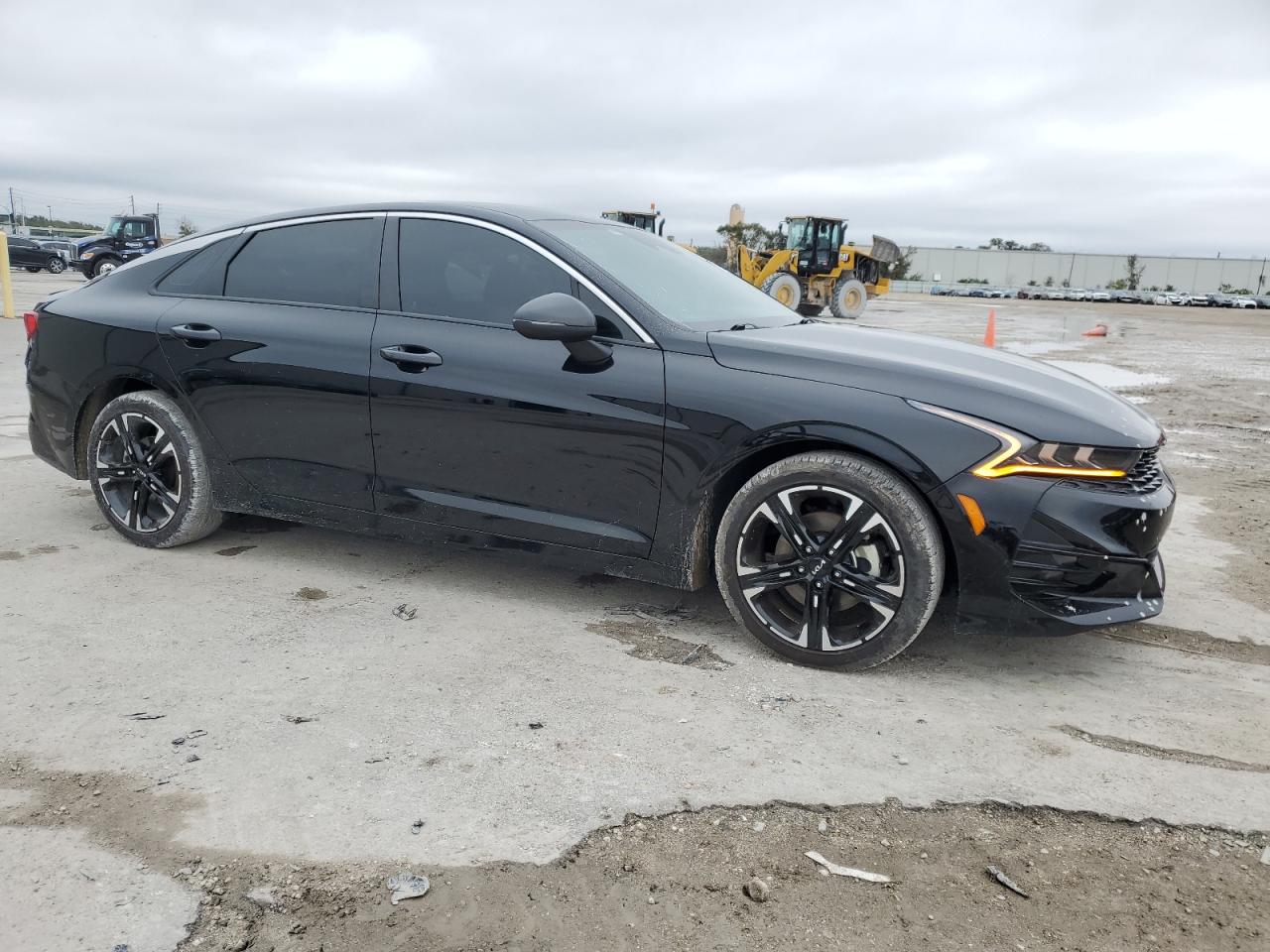 2023 Kia K5 - Image 4