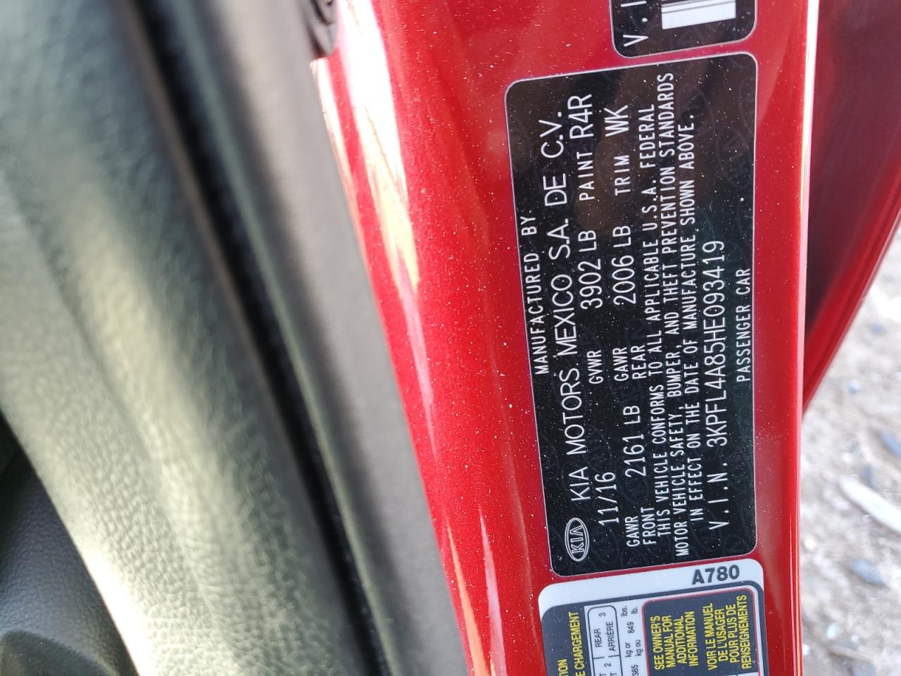 2017 Kia Forte - Image 12