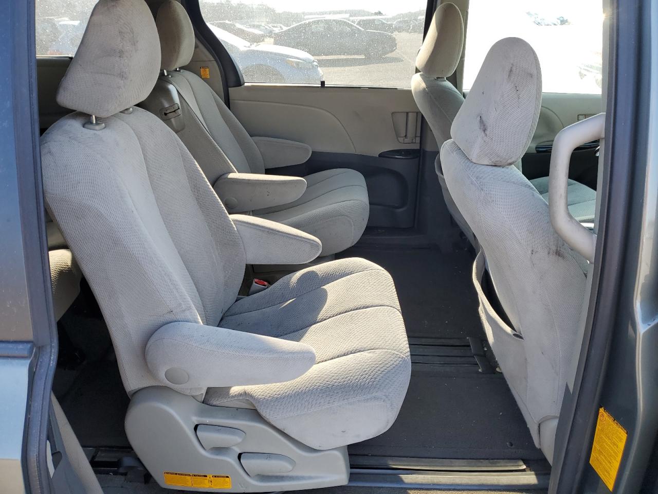 2012 Toyota Sienna - Image 11