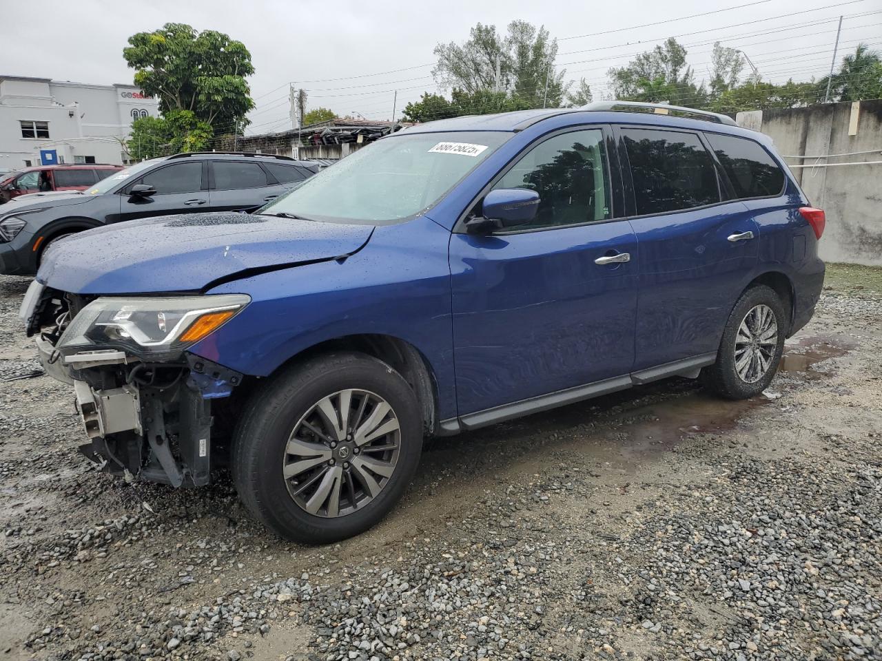 2017 Nissan Pathfinder - Image 1