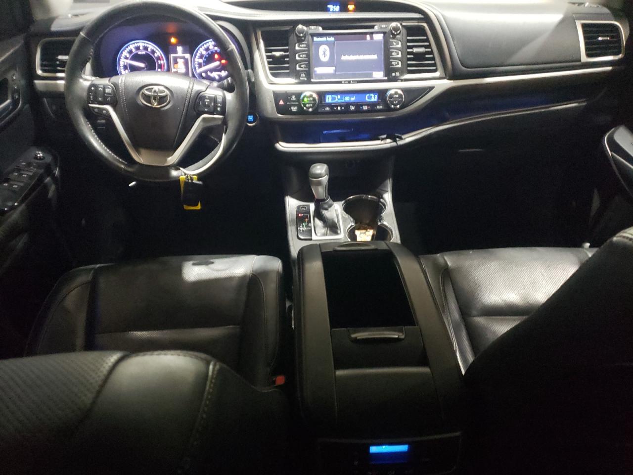 2015 Toyota Highlander - Image 8