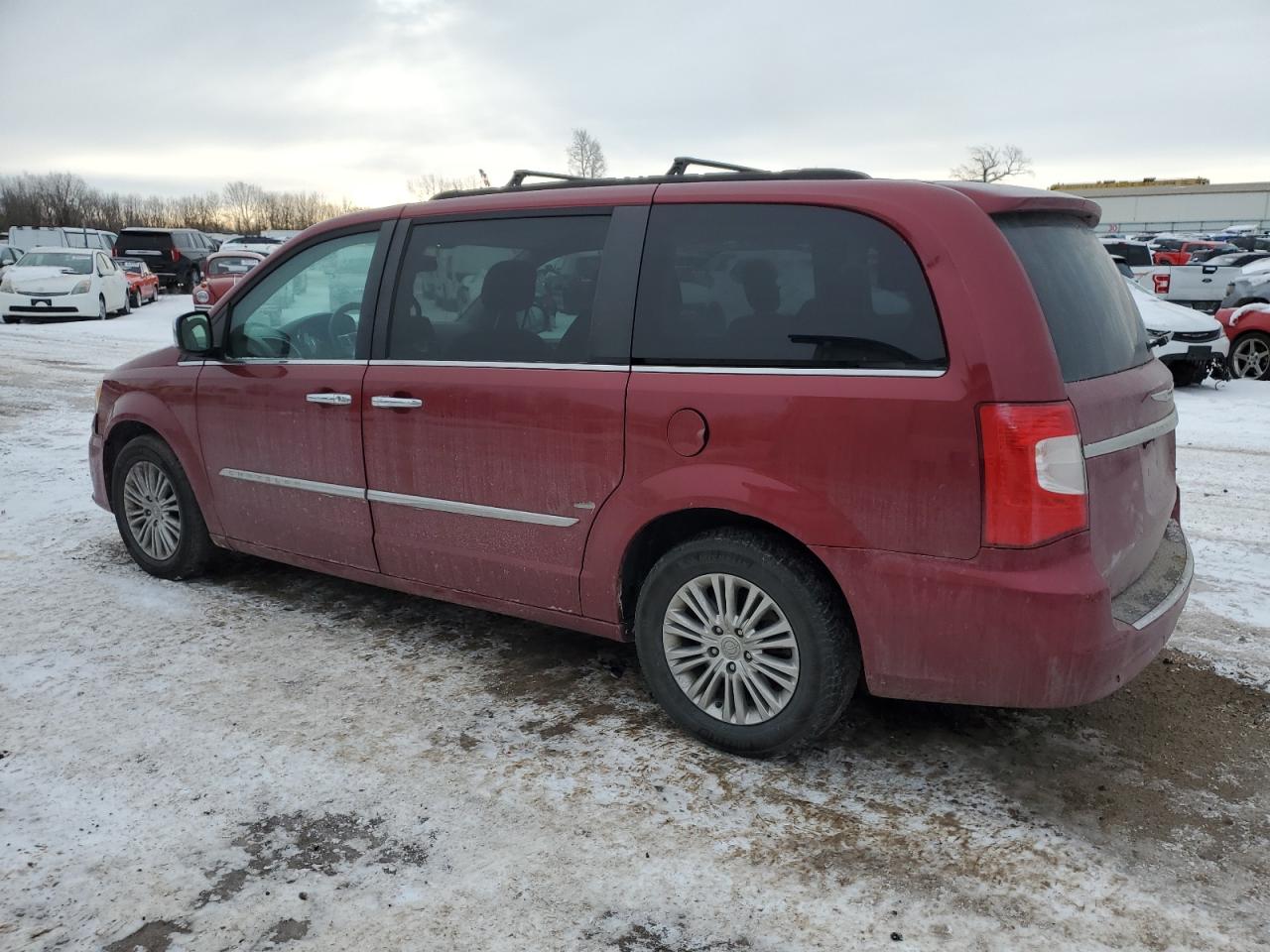 2015 Chrysler Town & Country - Image 2
