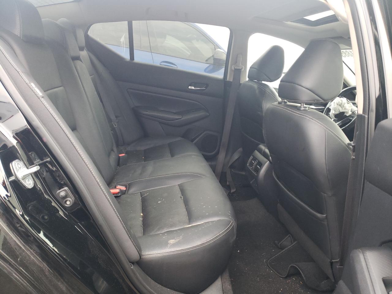 2019 Nissan Altima - Image 10