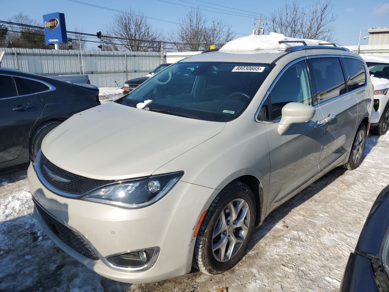 2017 Chrysler Pacifica - Image 1