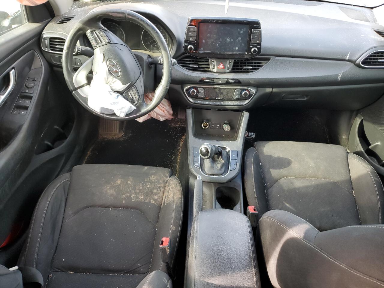 2018 Hyundai Elantra - Image 8