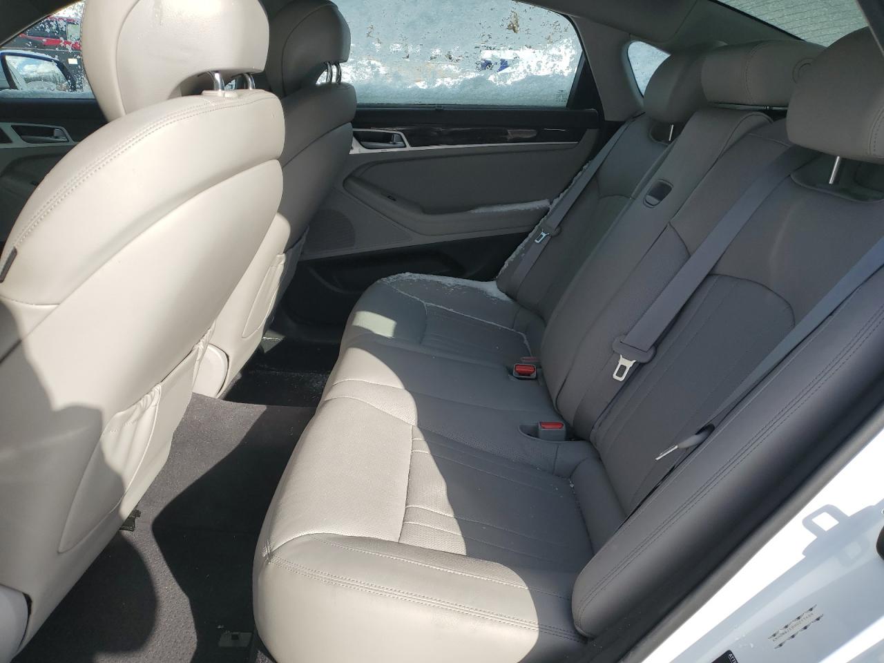 2017 Genesis G80 - Image 11