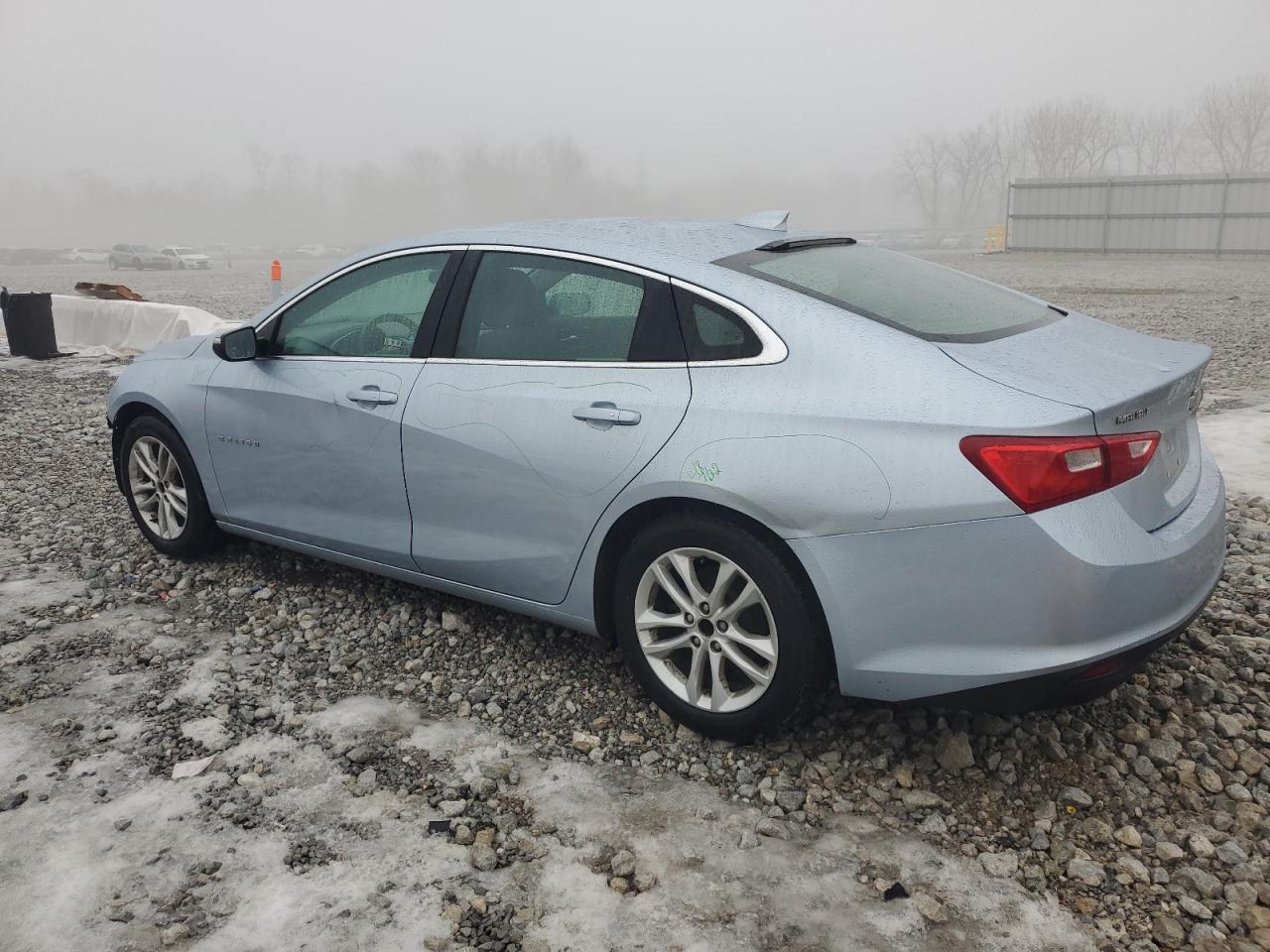 2018 Chevrolet Malibu - Image 2