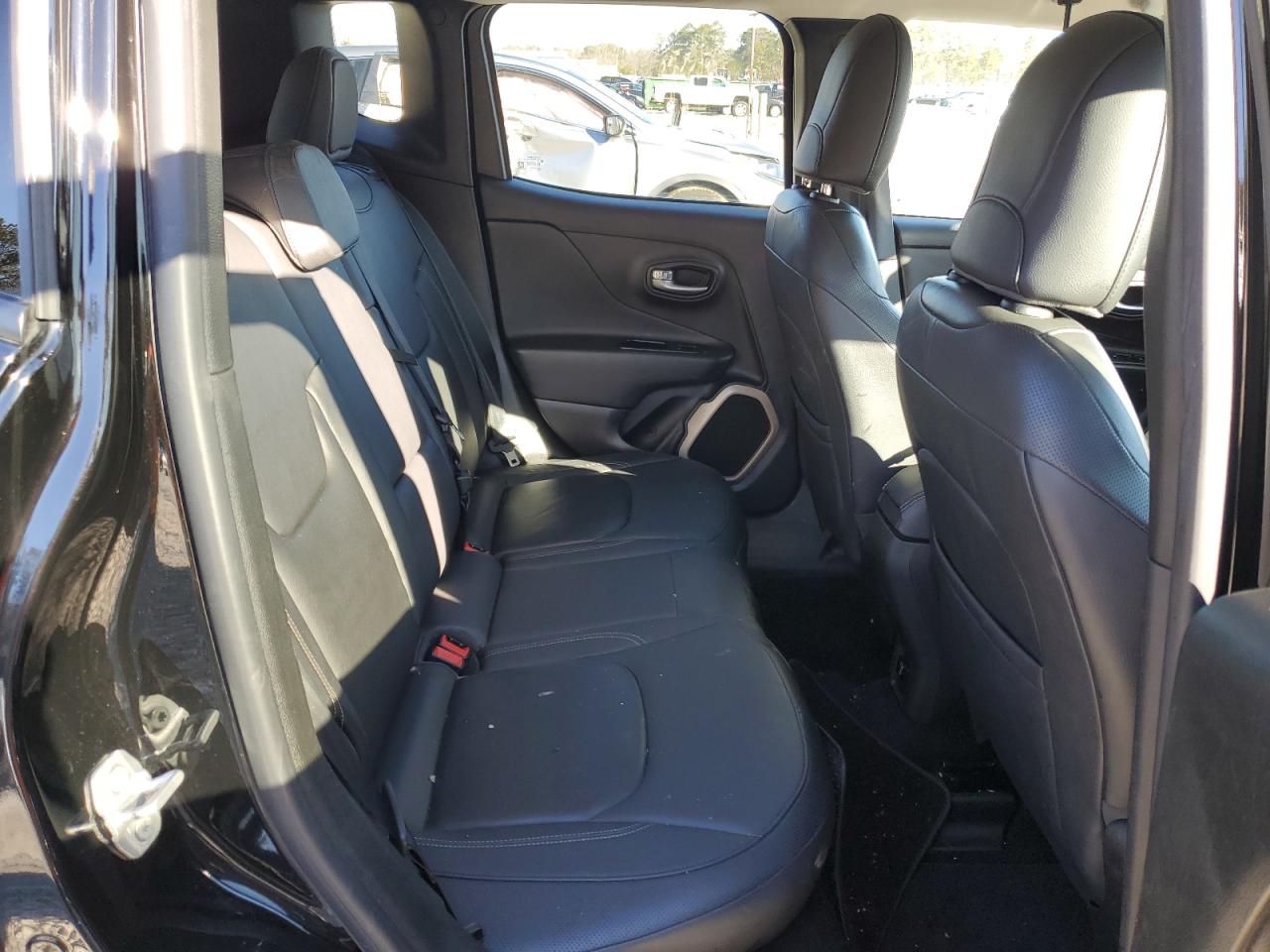 2016 Jeep Renegade - Image 10