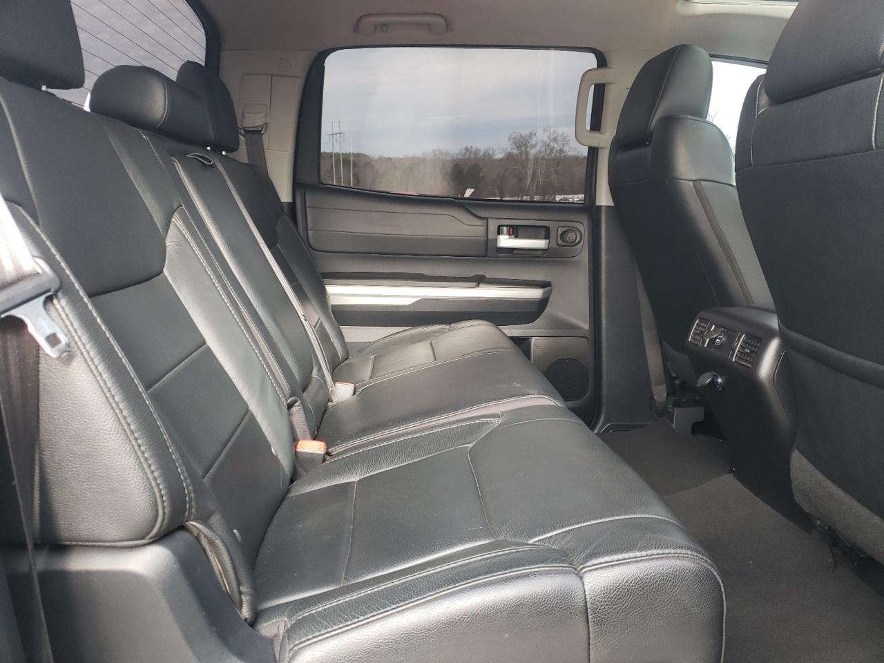 2015 Toyota Tundra - Image 10