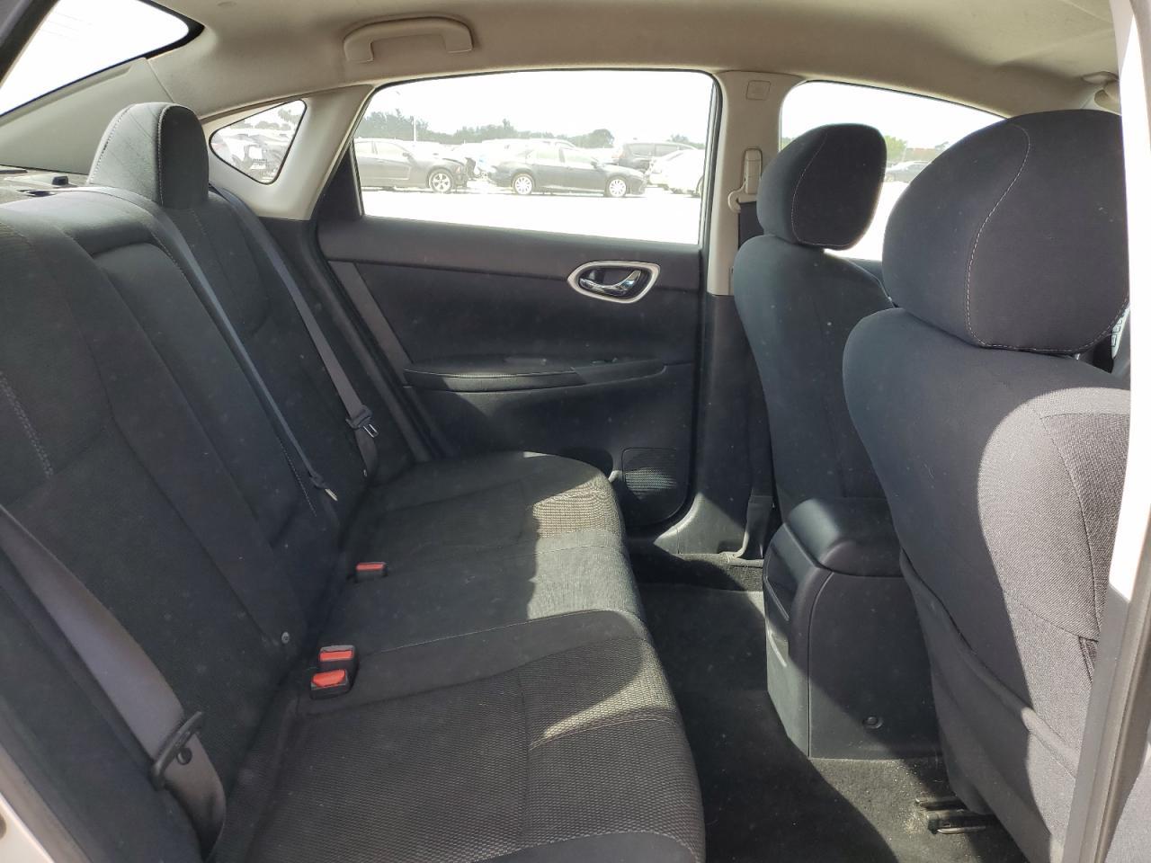 2015 Nissan Sentra - Image 10
